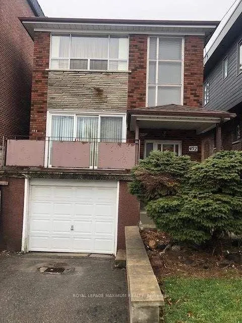 Front of 452 Harvie Avenue
