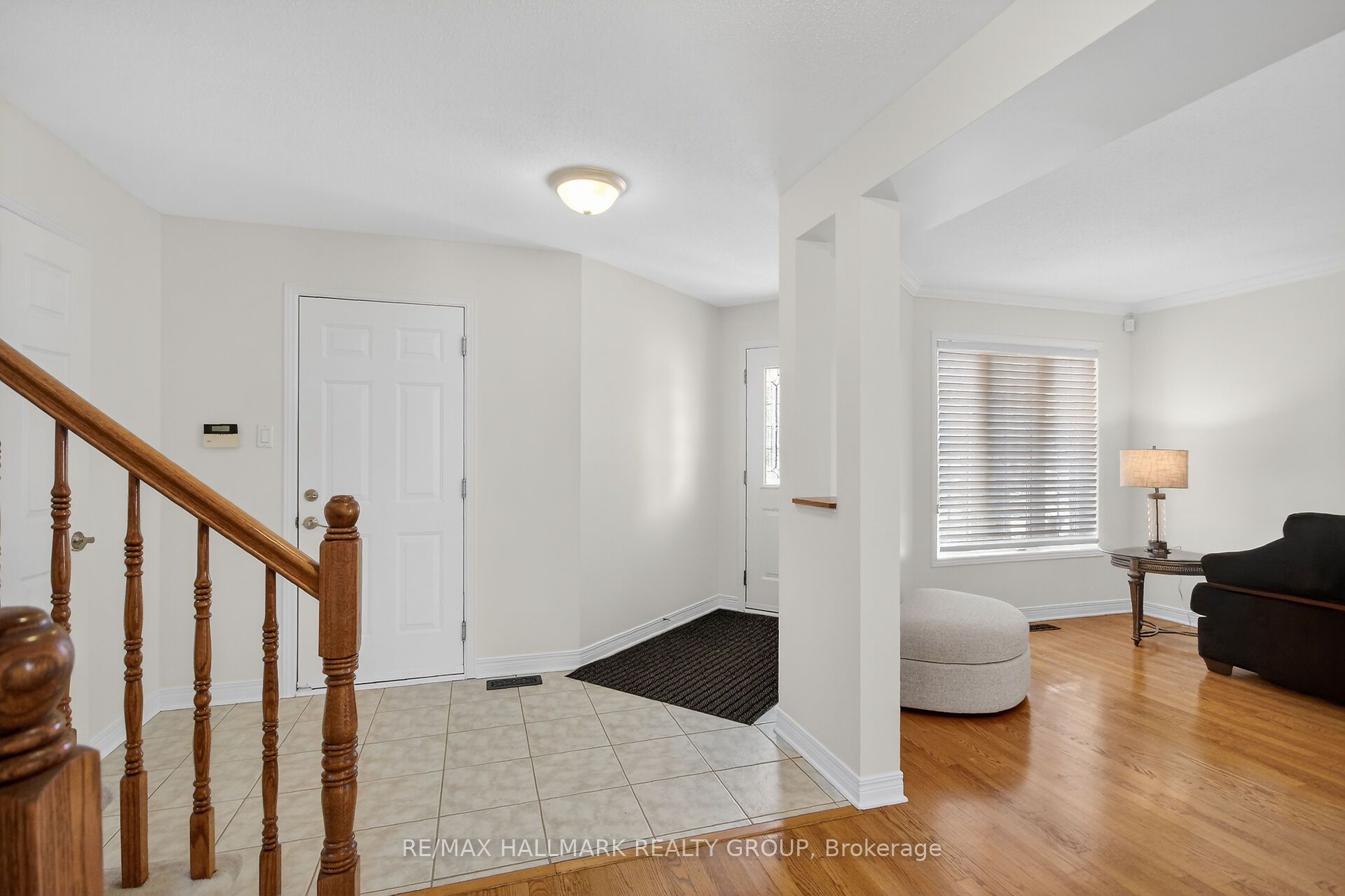 Photo 5 of 1 Catterick Crescent, Ottawa, Kanata - Morgan's Grant/South March — HOMEH