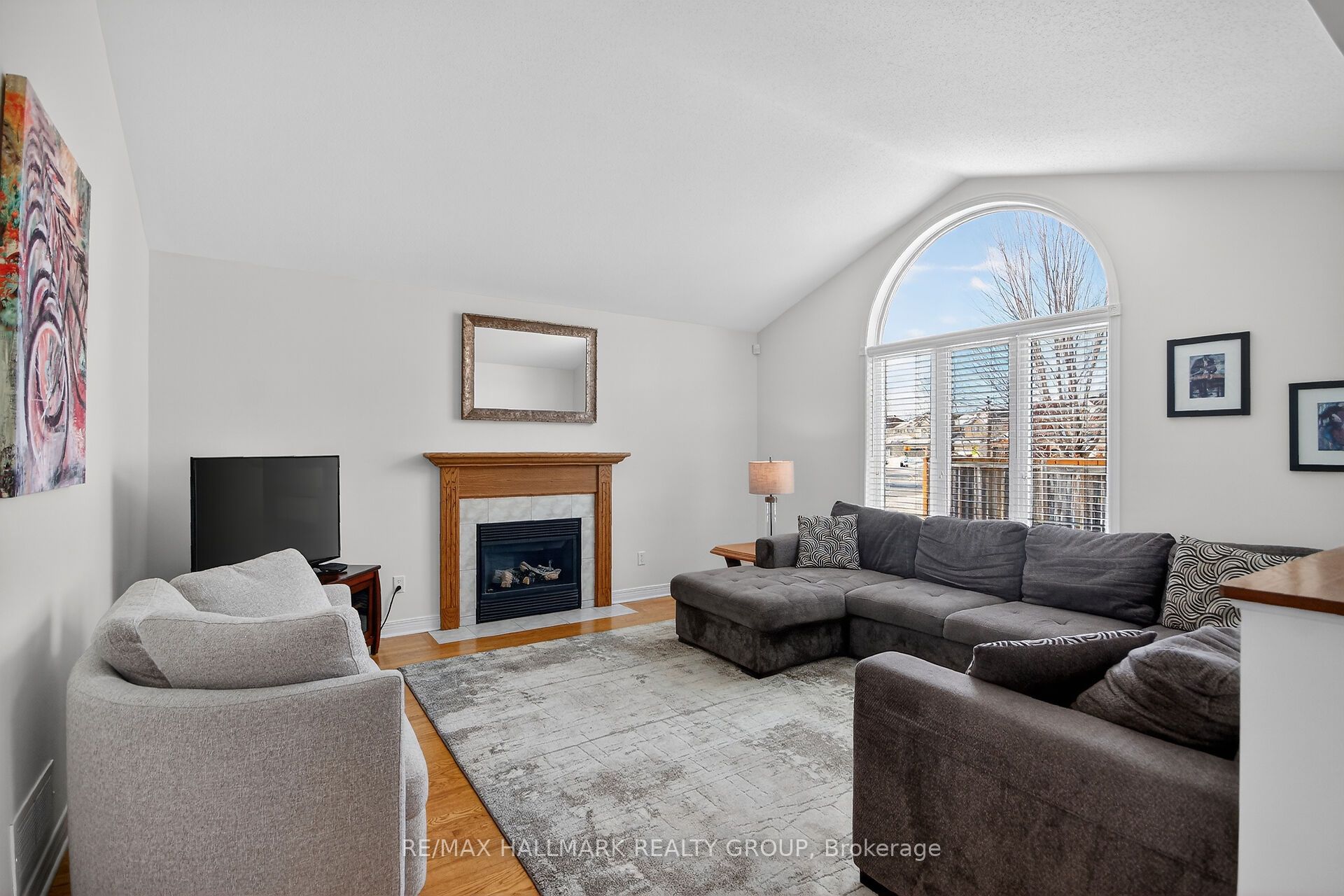 Photo 12 of 1 Catterick Crescent, Ottawa, Kanata - Morgan's Grant/South March — HOMEH