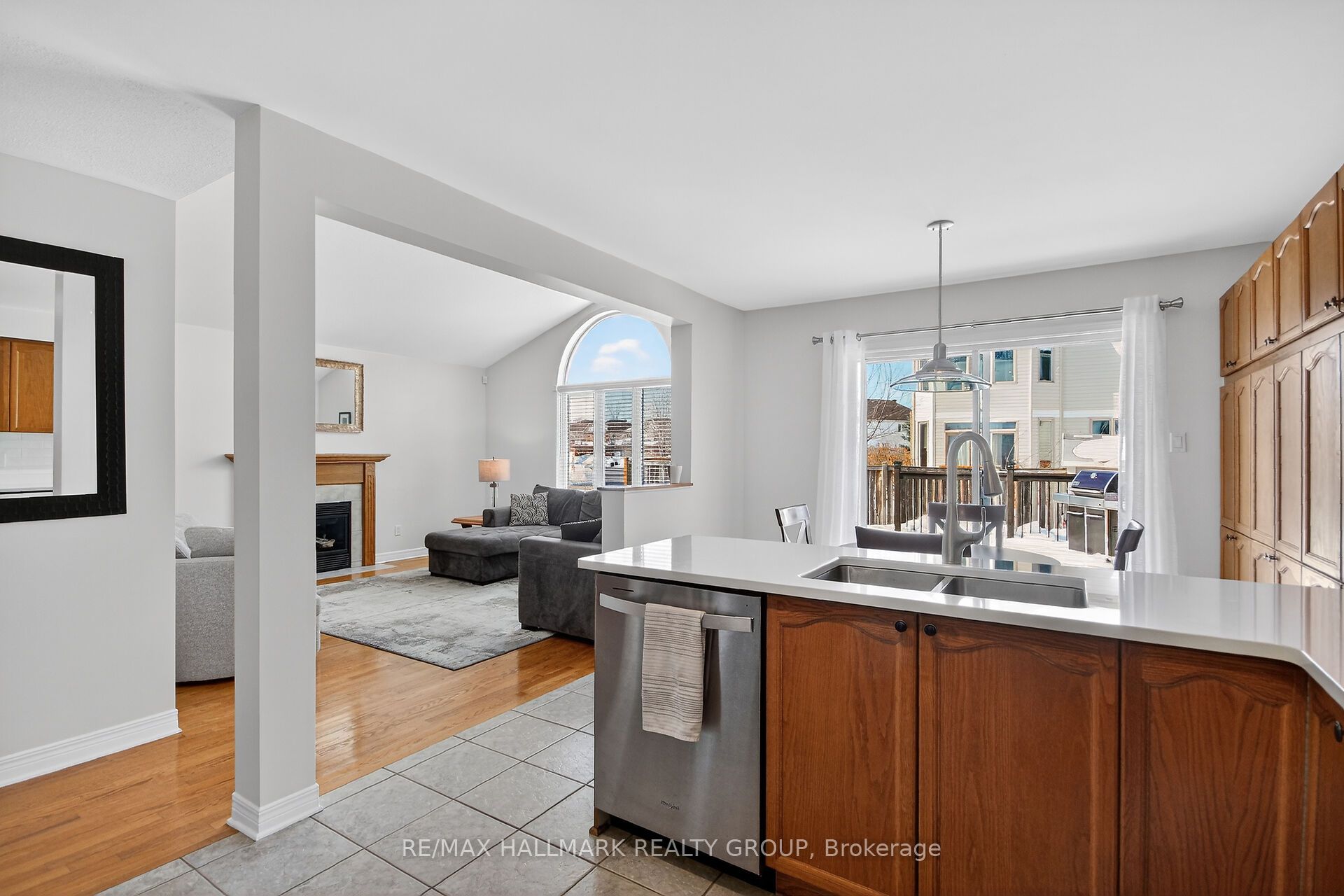 Photo 11 of 1 Catterick Crescent, Ottawa, Kanata - Morgan's Grant/South March — HOMEH