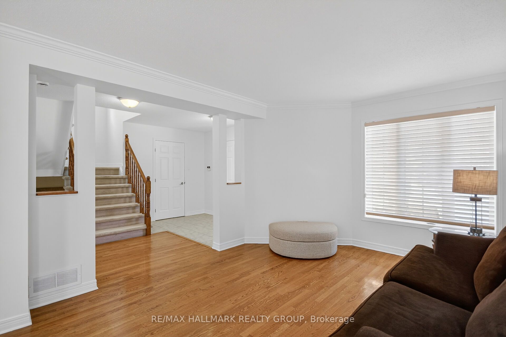 Photo 7 of 1 Catterick Crescent, Ottawa, Kanata - Morgan's Grant/South March — HOMEH