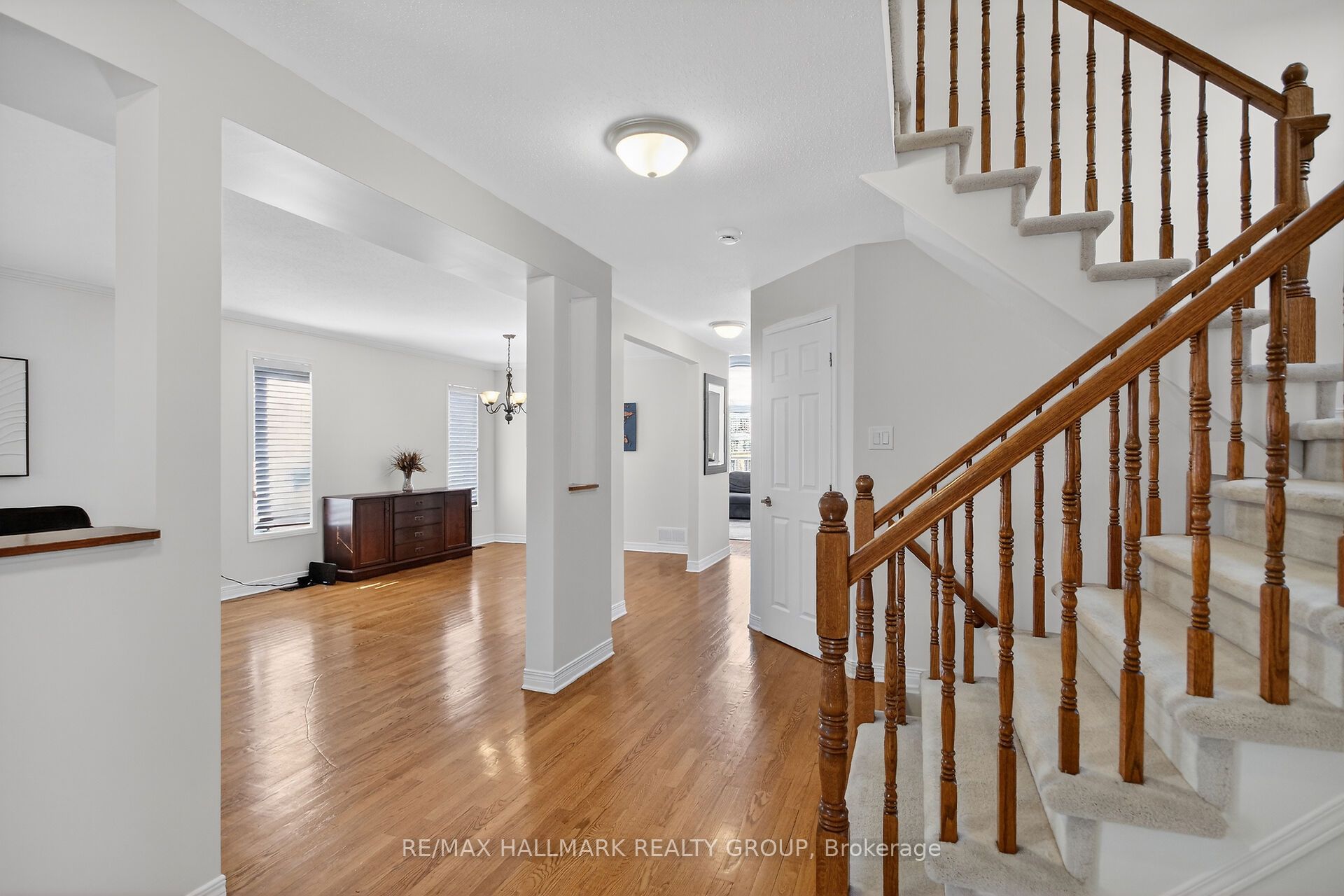 Photo 6 of 1 Catterick Crescent, Ottawa, Kanata - Morgan's Grant/South March — HOMEH