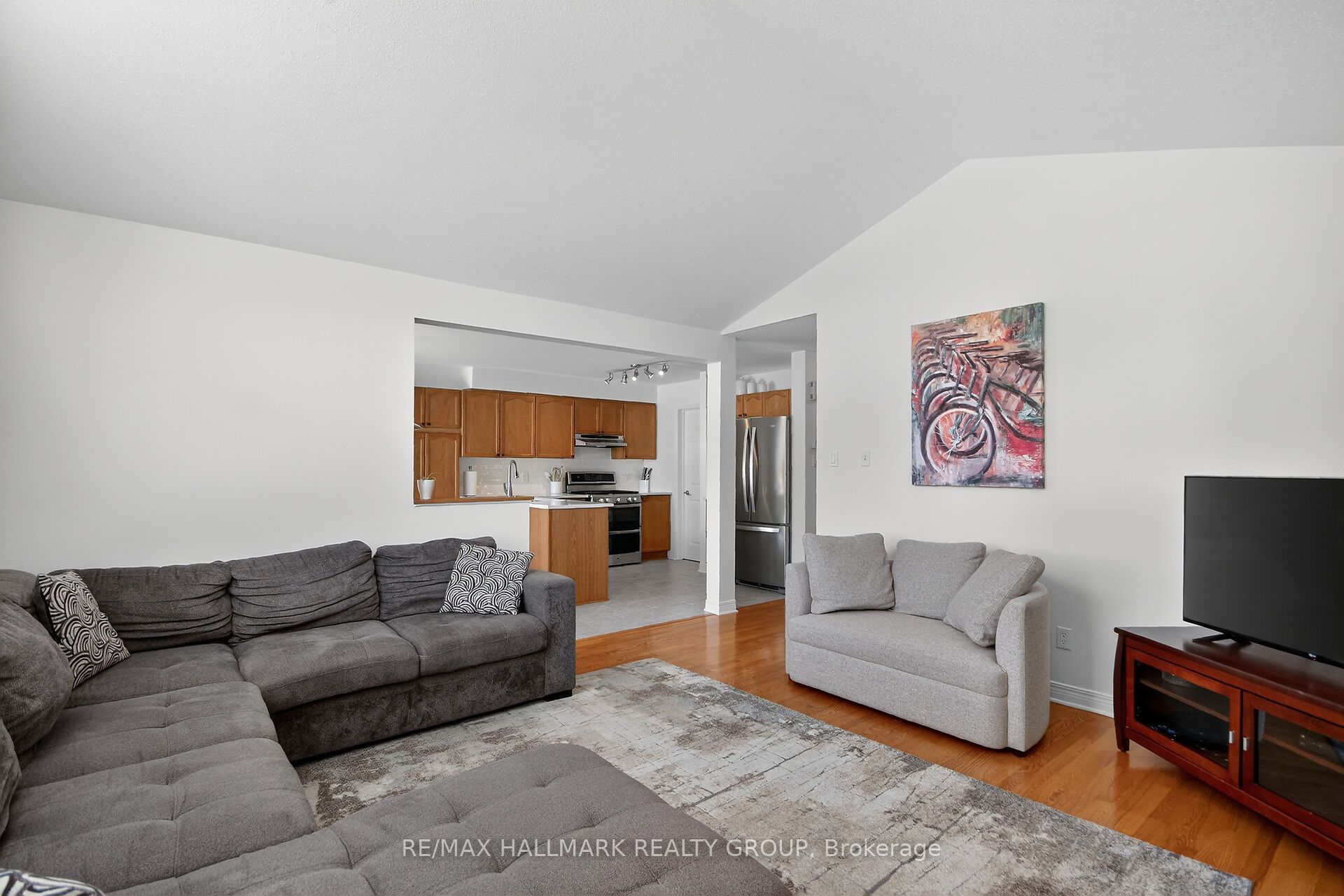 Photo 13 of 1 Catterick Crescent, Ottawa, Kanata - Morgan's Grant/South March — HOMEH