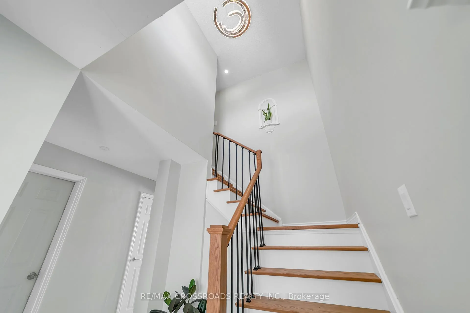 Photo 6 of 65 Creditstone Road, Brampton, Fletcher's Creek South — HOMEH