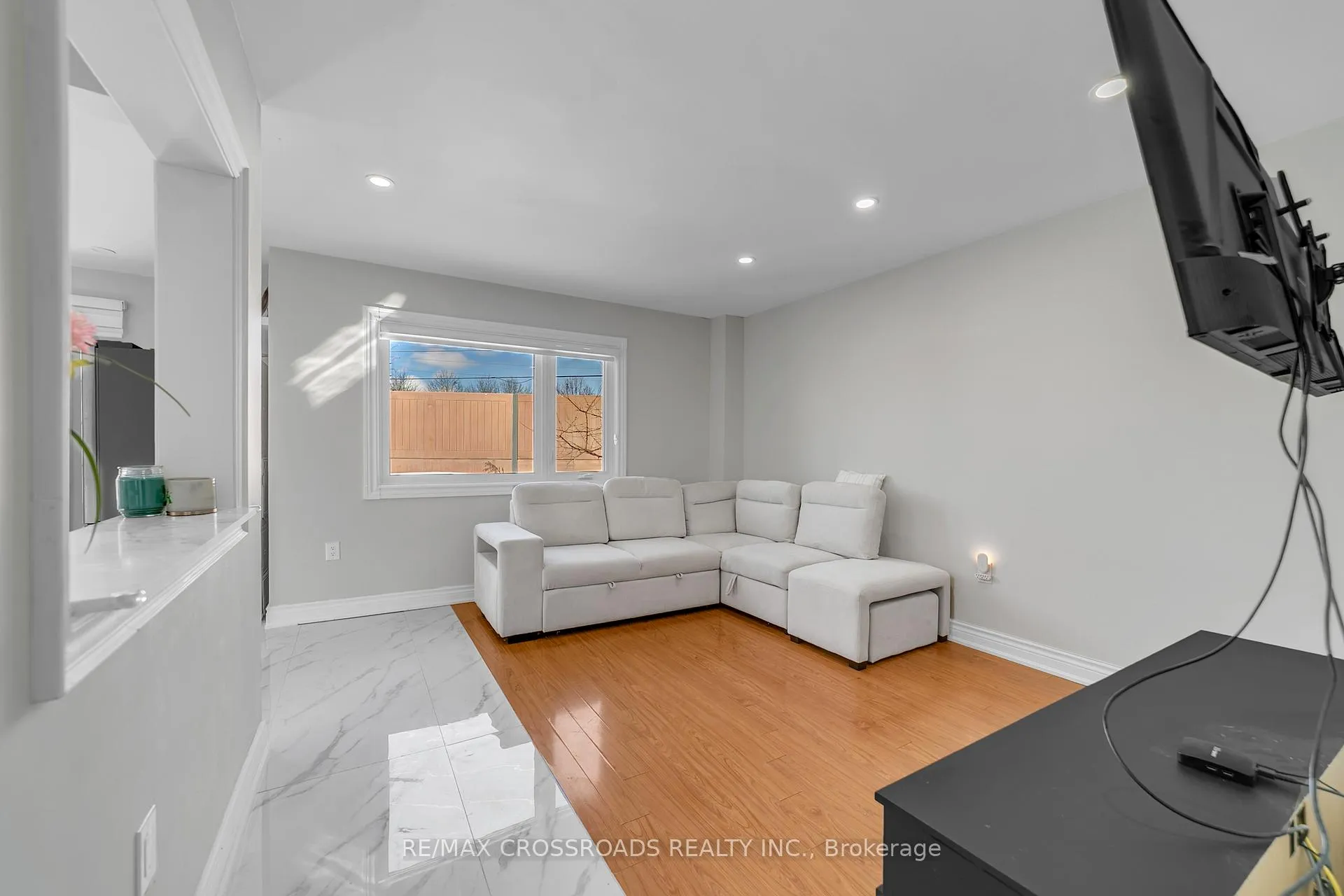 Photo 7 of 65 Creditstone Road, Brampton, Fletcher's Creek South — HOMEH