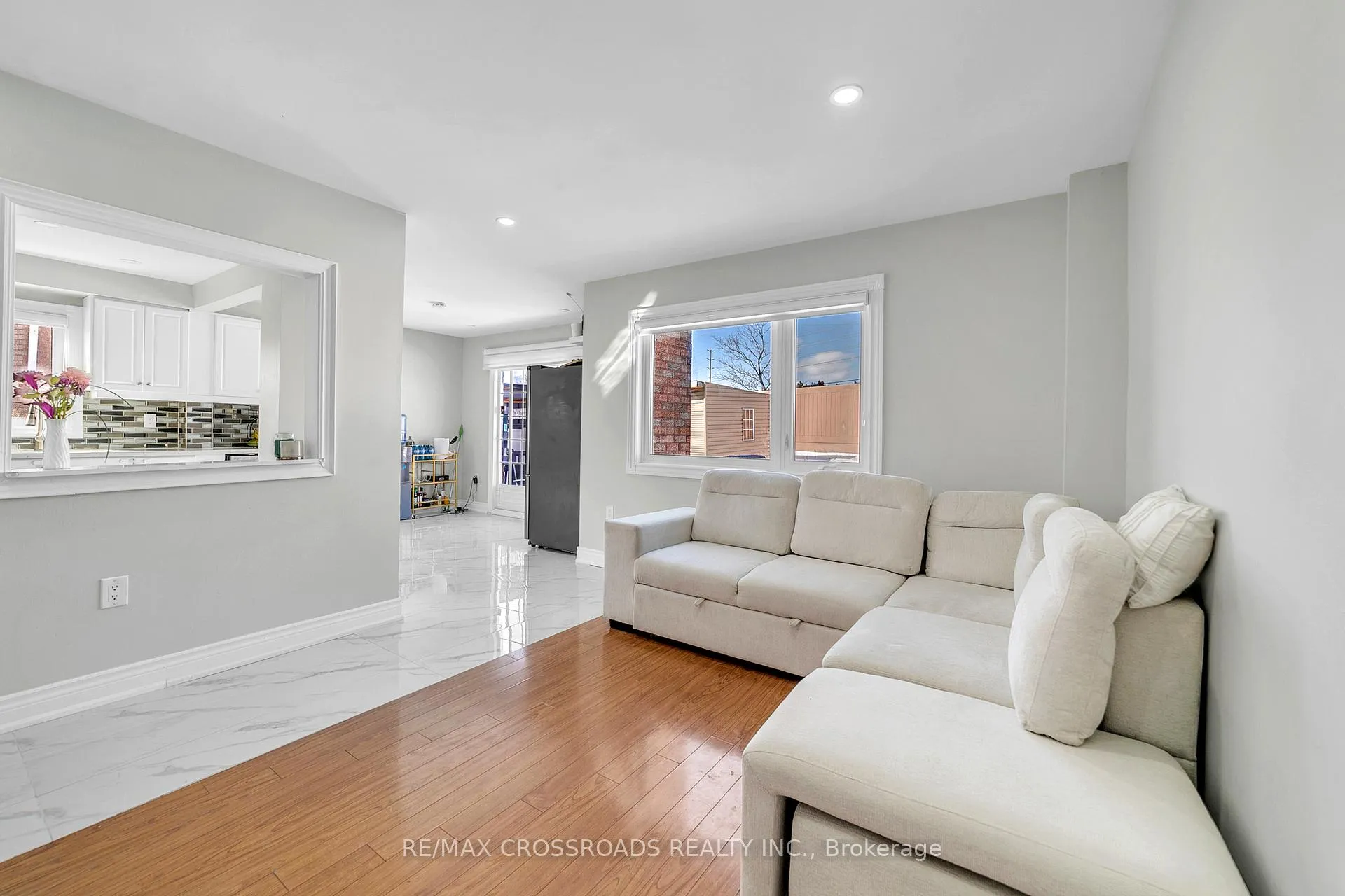 Photo 8 of 65 Creditstone Road, Brampton, Fletcher's Creek South — HOMEH