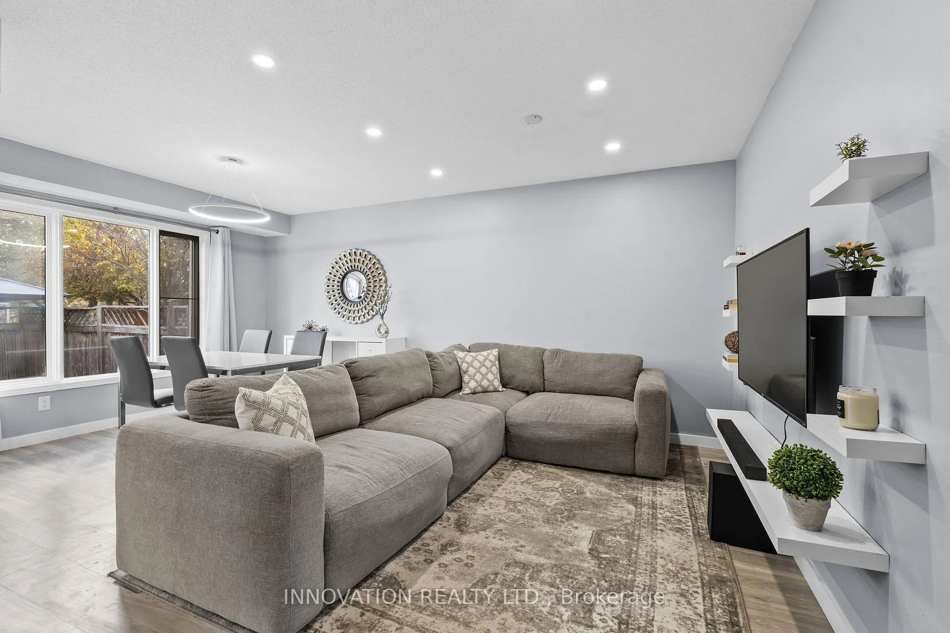Photo 5 of 20 Banchory Crescent, Ottawa, Kanata - Morgan's Grant/South March — HOMEH