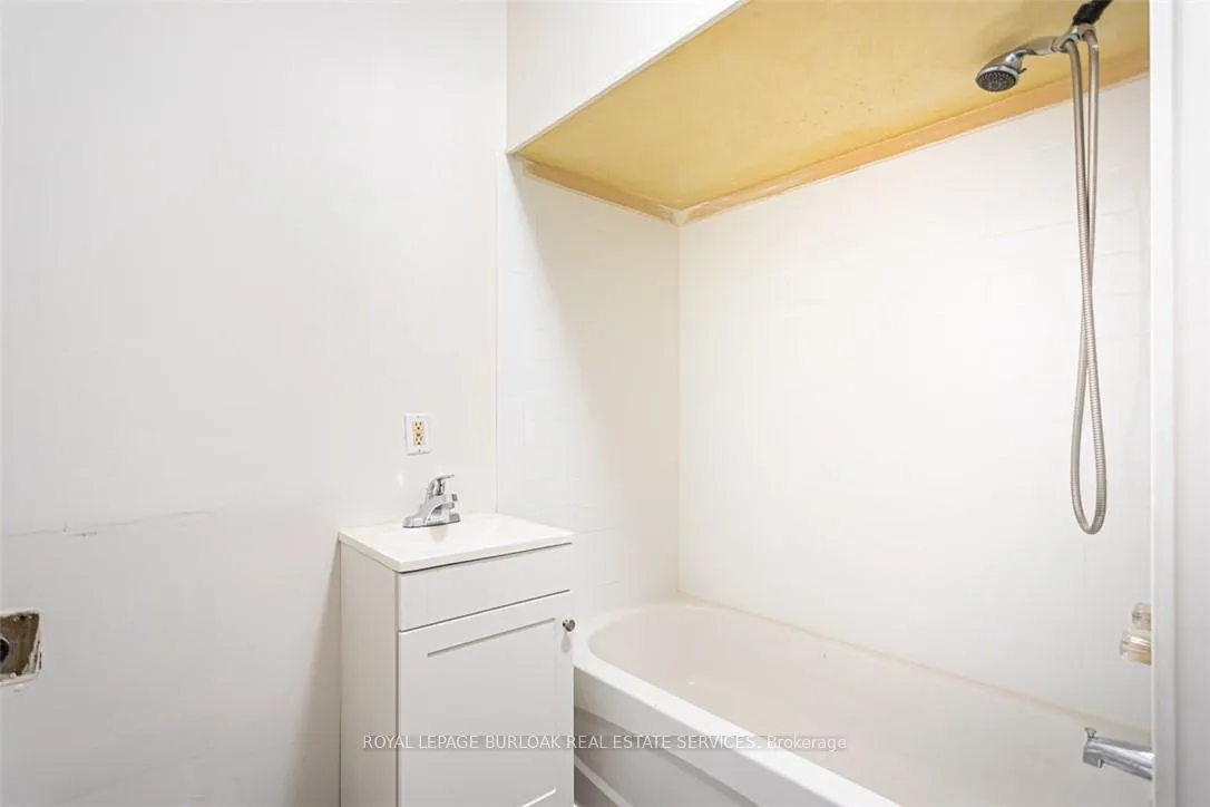 Photo 24 of 2712 Upper James Street, Hamilton, Airport Employment Area — HOMEH