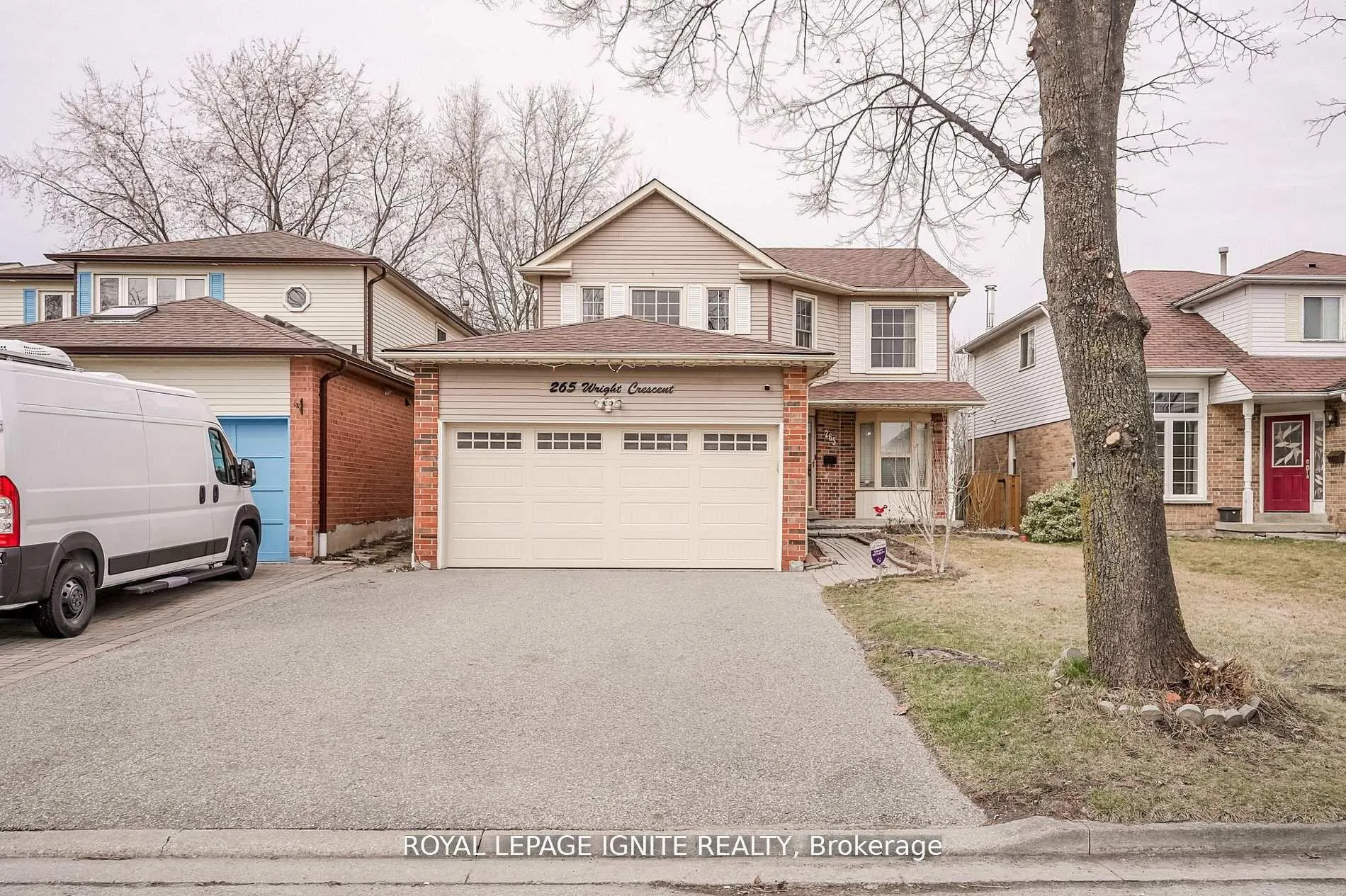 Photo 2 of 265 Wright Crescent, Ajax, Central — HOMEH