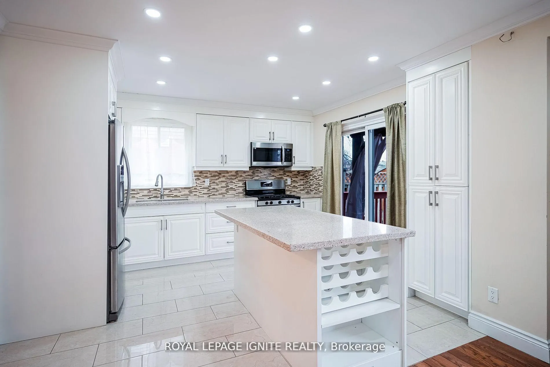Photo 11 of 265 Wright Crescent, Ajax, Central — HOMEH