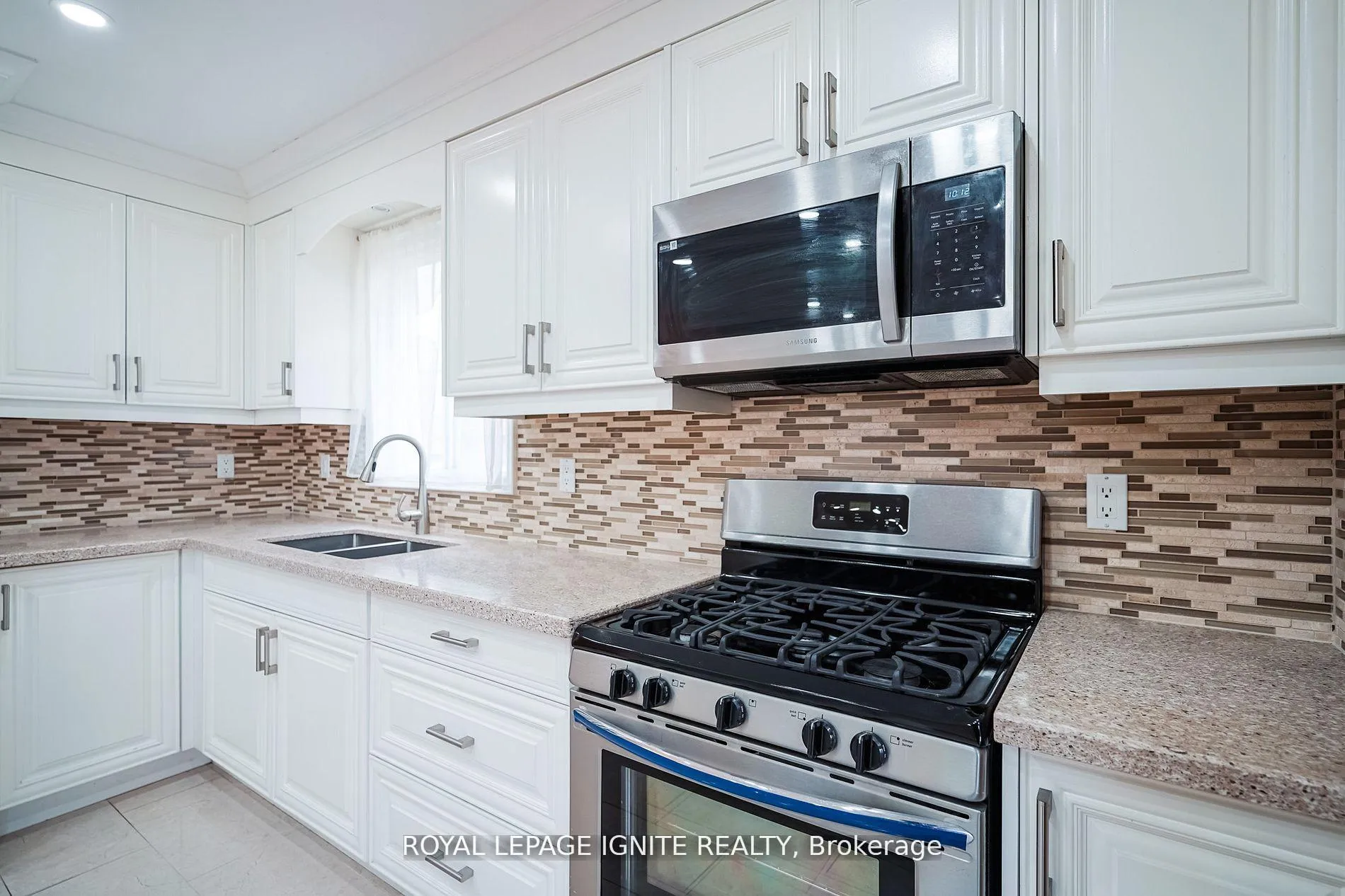 Photo 13 of 265 Wright Crescent, Ajax, Central — HOMEH
