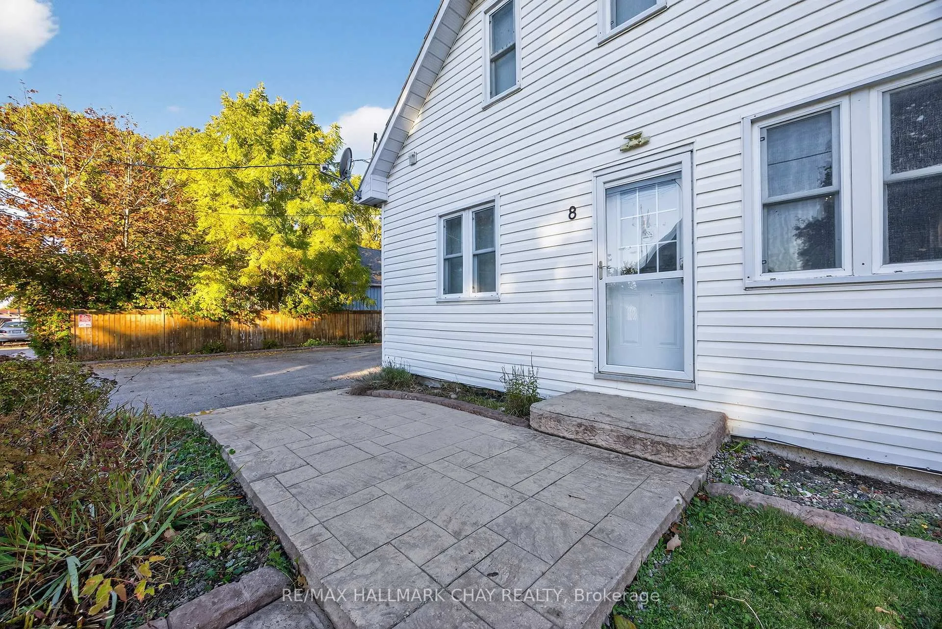 Photo 4 of 8 John Street, Springwater, Elmvale — HOMEH