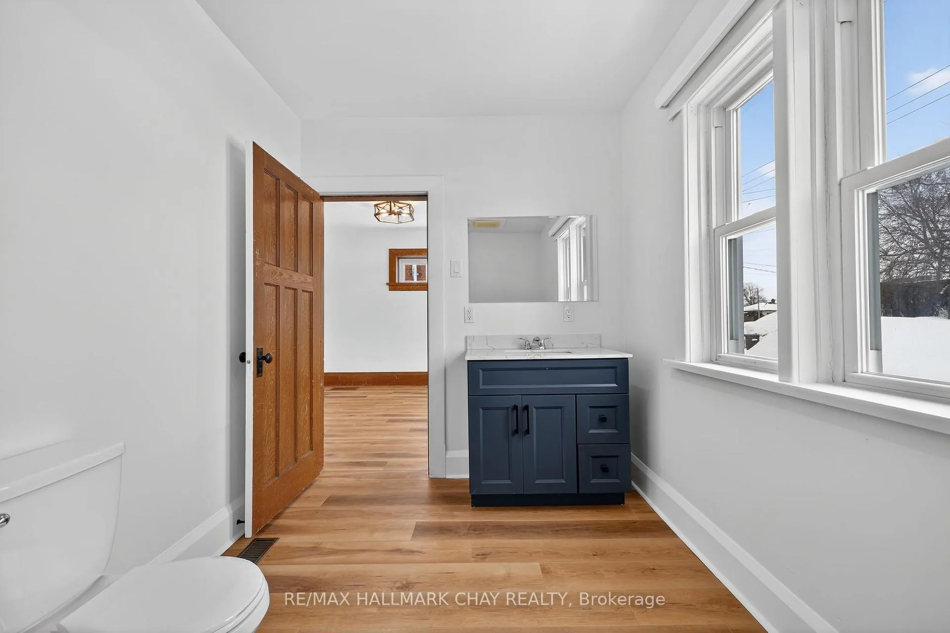 Photo 10 of 8 John Street, Springwater, Elmvale — HOMEH