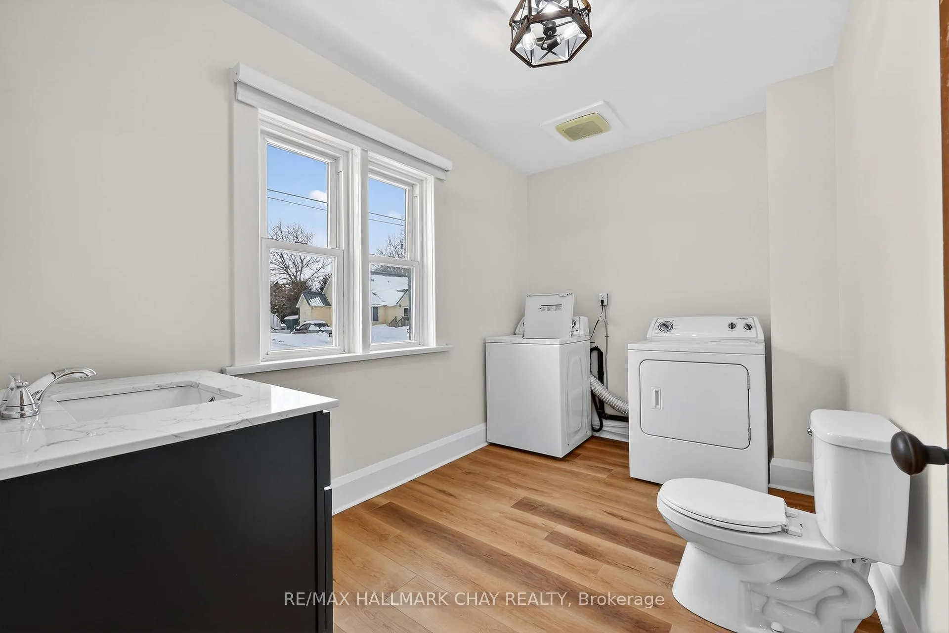 Photo 11 of 8 John Street, Springwater, Elmvale — HOMEH