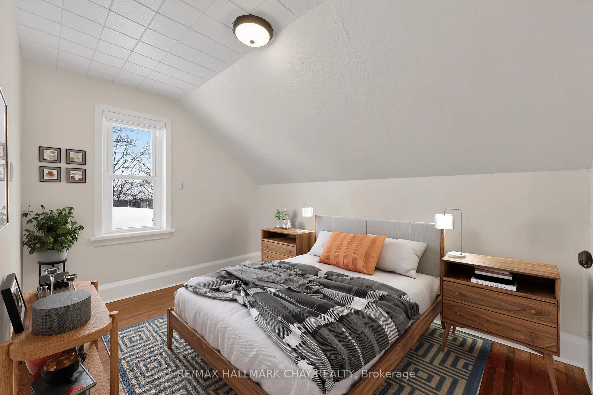 Photo 14 of 8 John Street, Springwater, Elmvale — HOMEH