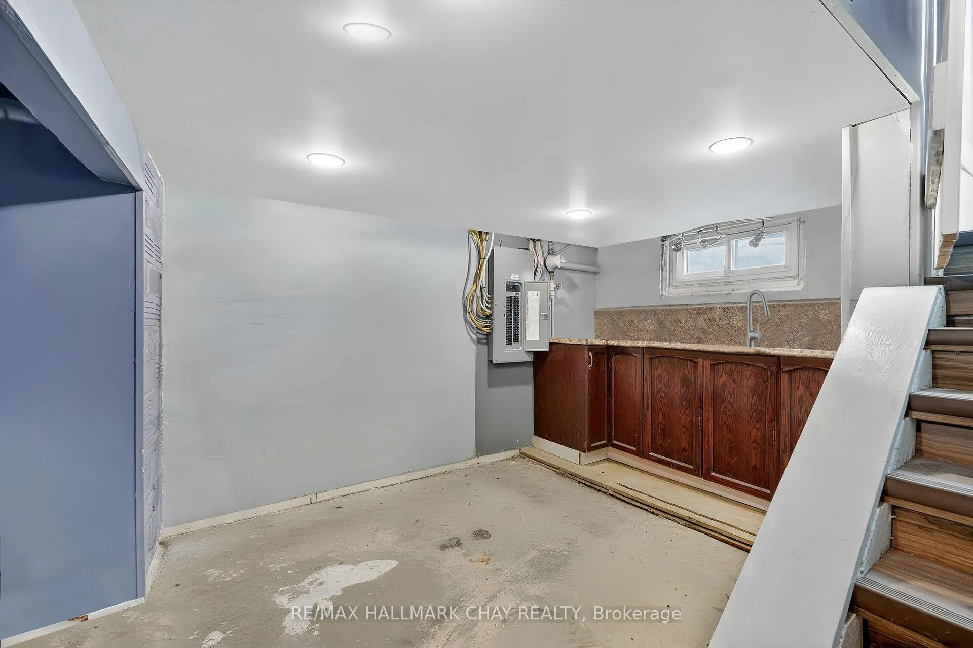 Photo 19 of 8 John Street, Springwater, Elmvale — HOMEH