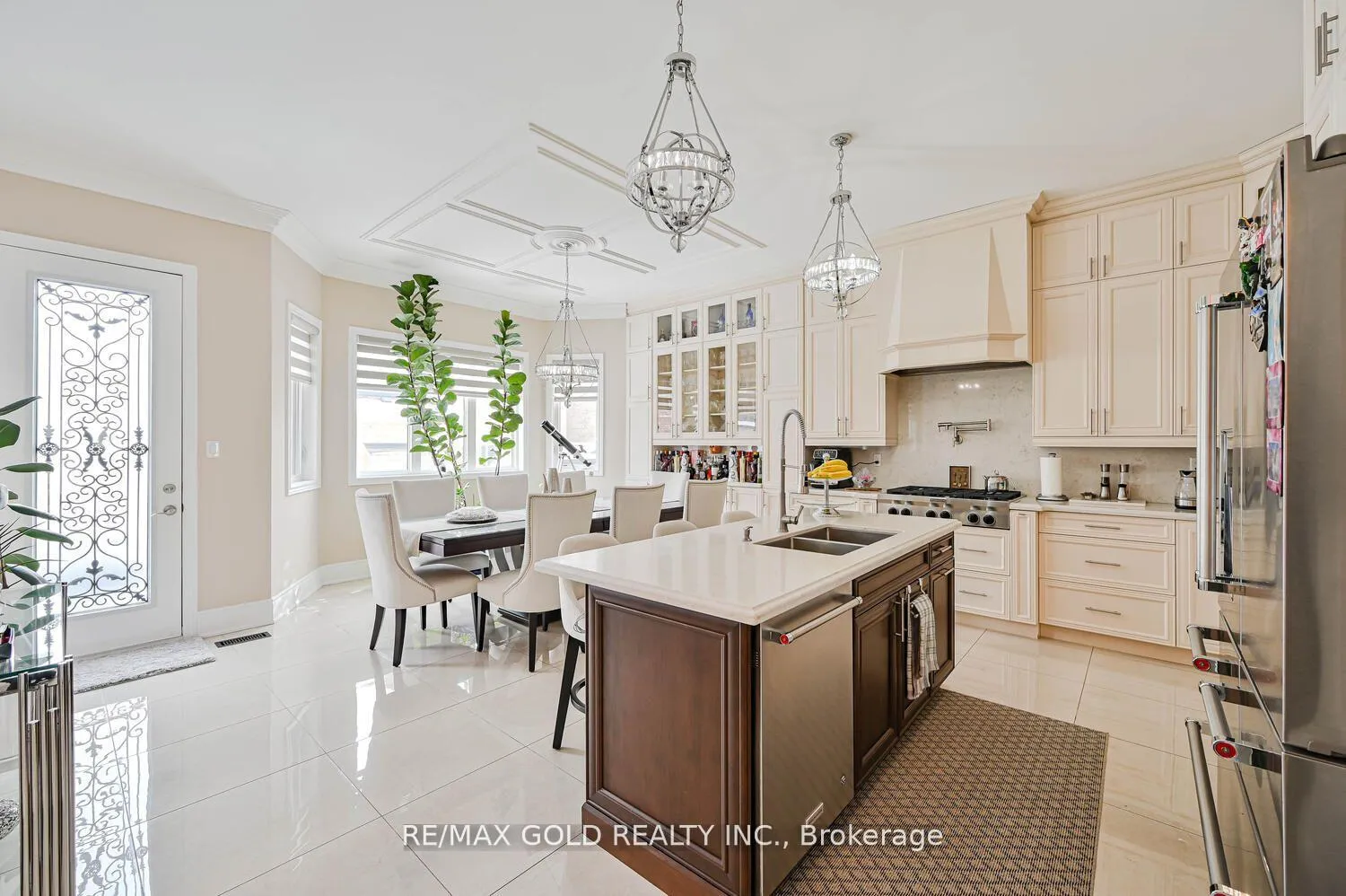 Photo 11 of 125 Squire Ellis Drive, Brampton, Toronto Gore Rural Estate — HOMEH
