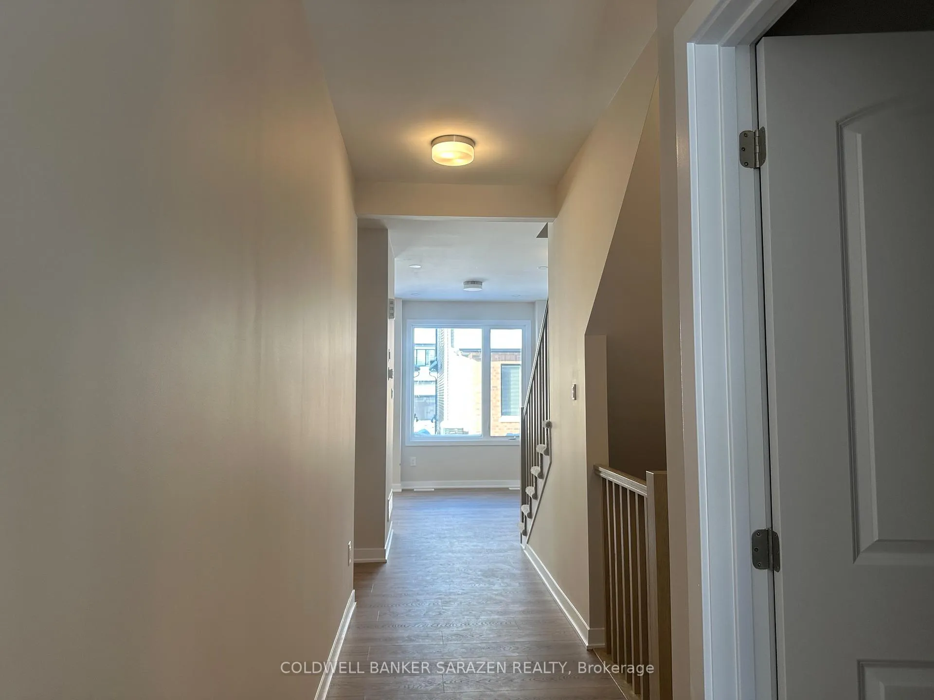 Photo 5 of 417 Les Emmerson Drive, Ottawa, Barrhaven - Heritage Park — HOMEH