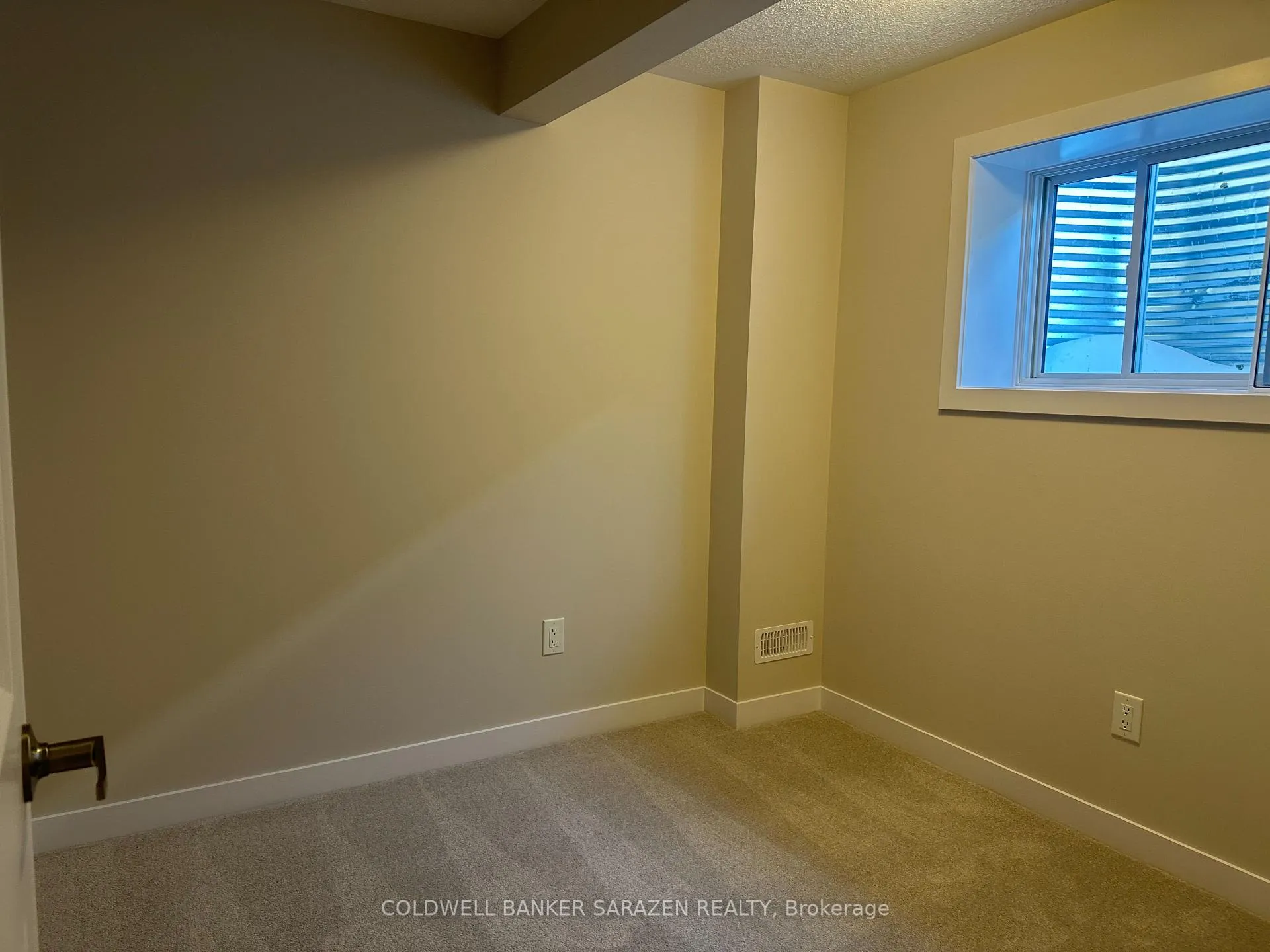Photo 26 of 417 Les Emmerson Drive, Ottawa, Barrhaven - Heritage Park — HOMEH