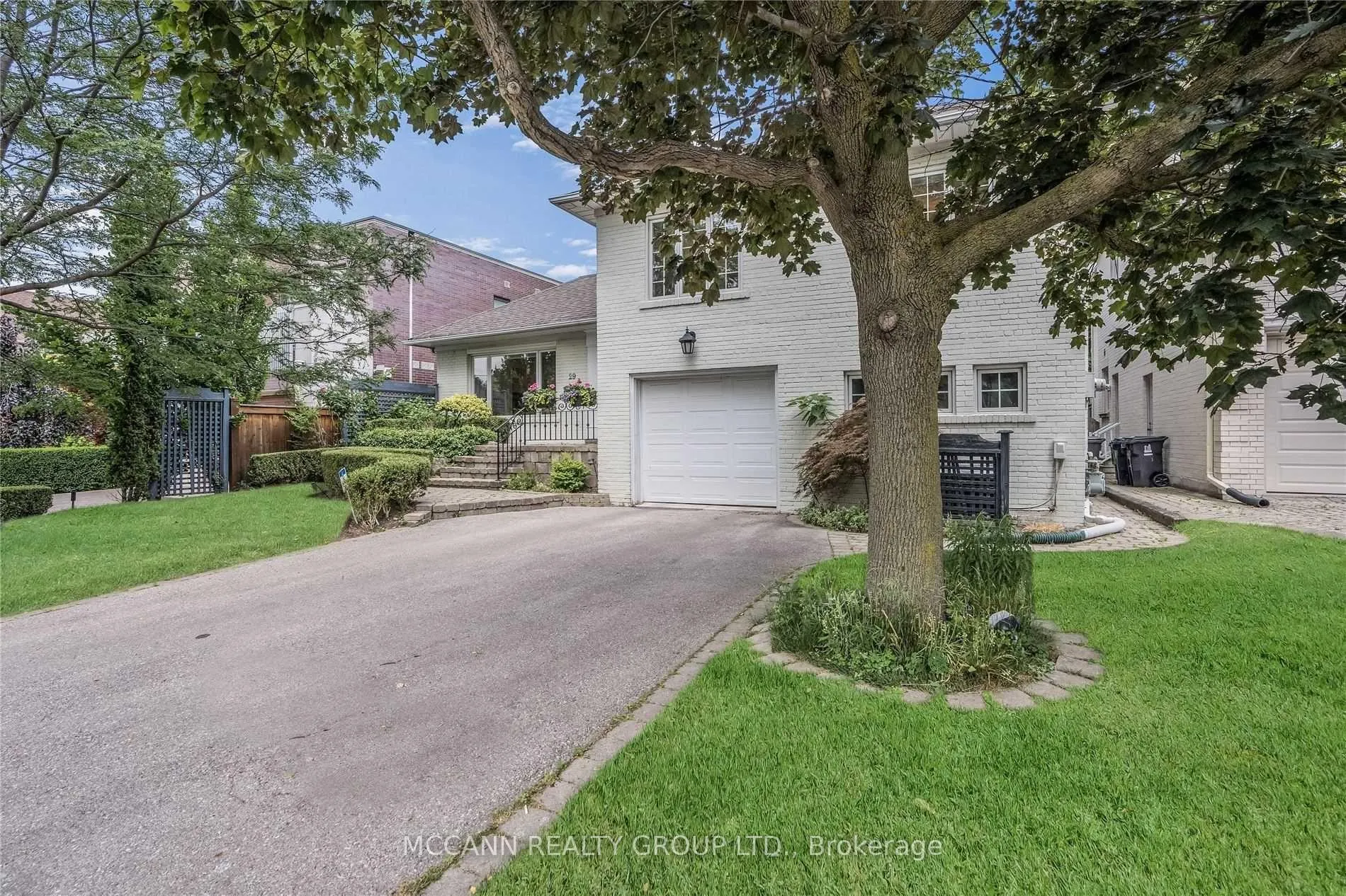 Photo 3 of 29 Glen Rush Boulevard, Toronto, Bedford Park-Nortown — HOMEH