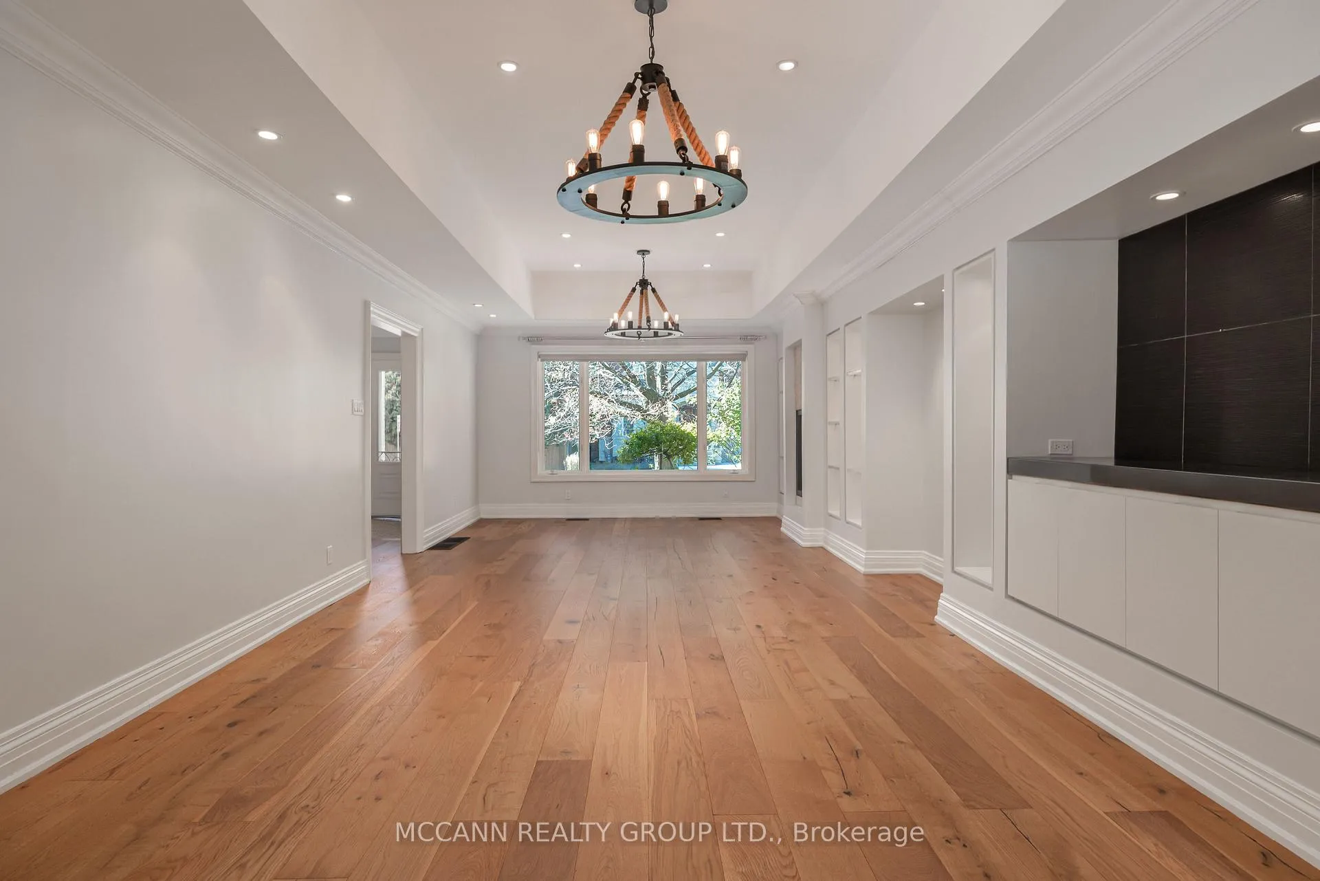 Photo 4 of 29 Glen Rush Boulevard, Toronto, Bedford Park-Nortown — HOMEH