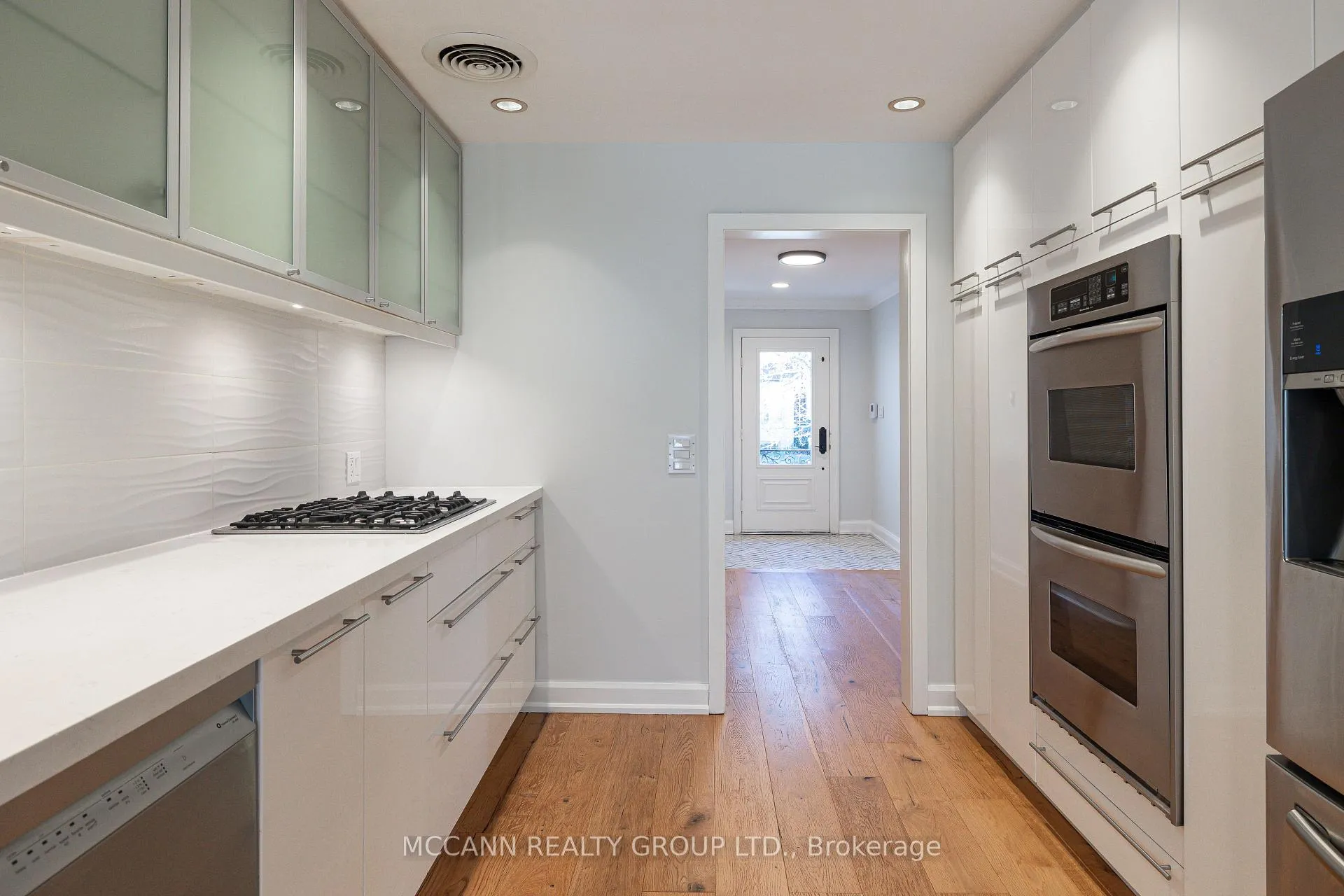 Photo 11 of 29 Glen Rush Boulevard, Toronto, Bedford Park-Nortown — HOMEH