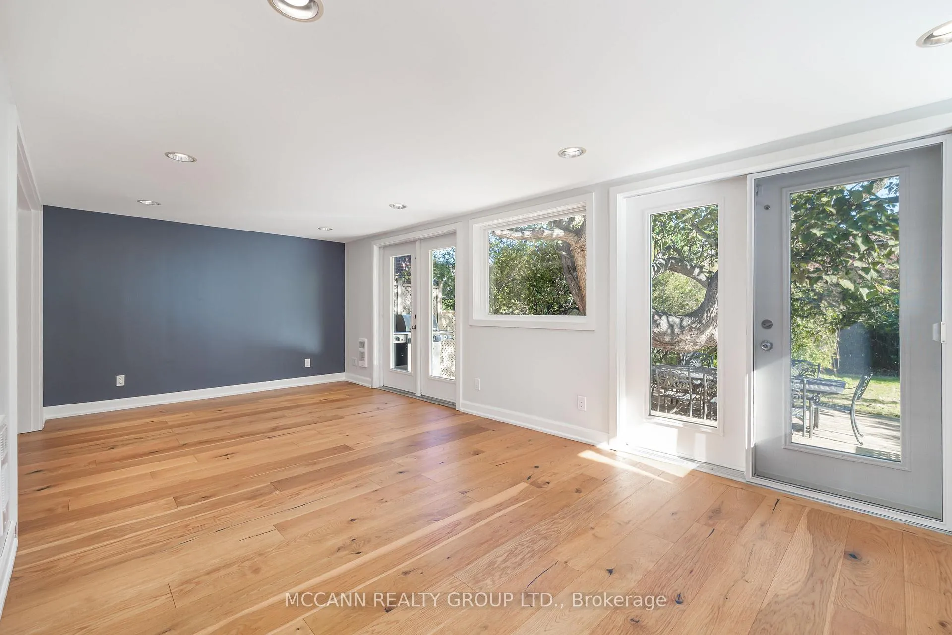Photo 13 of 29 Glen Rush Boulevard, Toronto, Bedford Park-Nortown — HOMEH