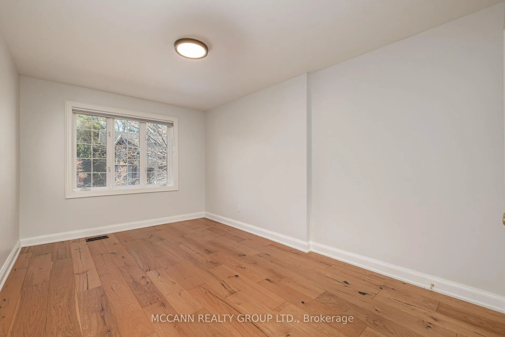 Photo 16 of 29 Glen Rush Boulevard, Toronto, Bedford Park-Nortown — HOMEH