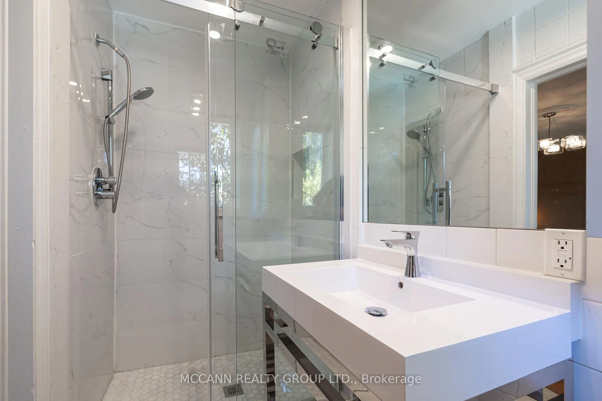 Photo 18 of 29 Glen Rush Boulevard, Toronto, Bedford Park-Nortown — HOMEH