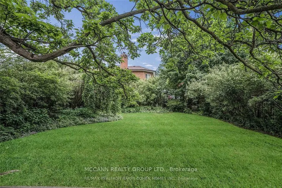 Photo 30 of 29 Glen Rush Boulevard, Toronto, Bedford Park-Nortown — HOMEH