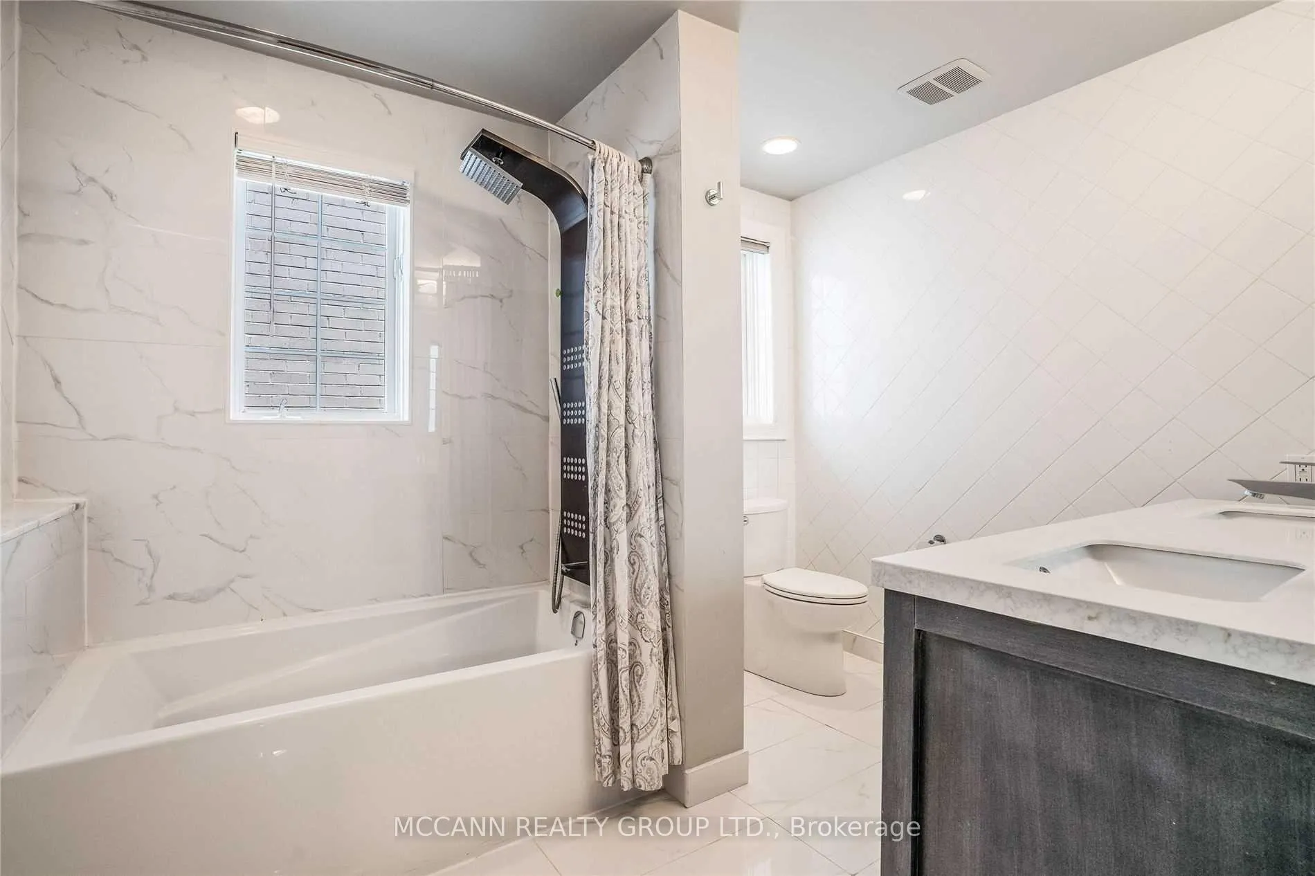 Photo 32 of 29 Glen Rush Boulevard, Toronto, Bedford Park-Nortown — HOMEH