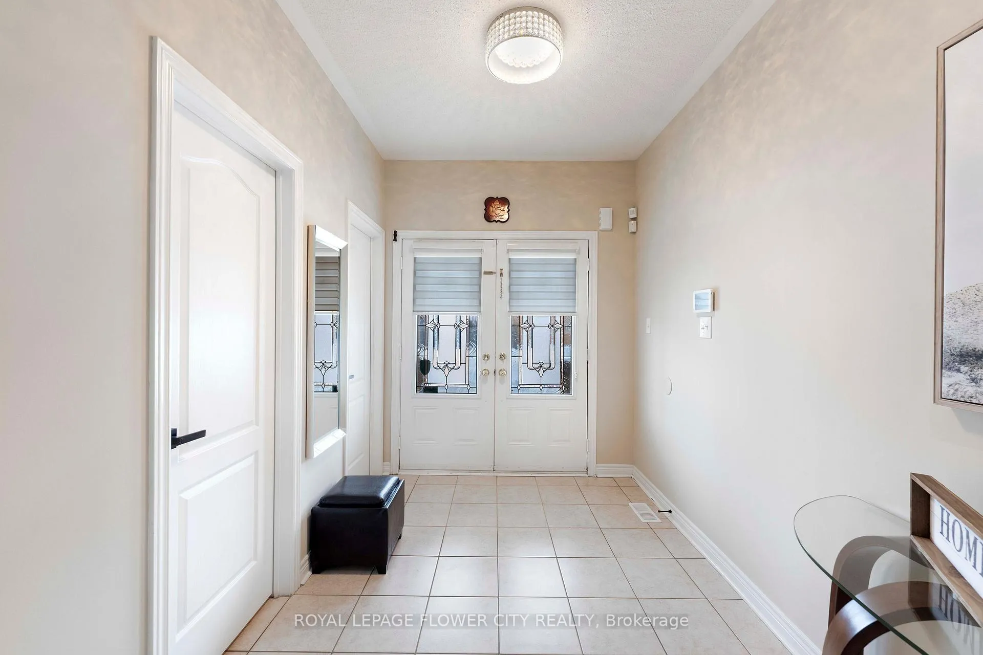 Photo 5 of 91 Abitibi Lake Drive, Brampton, Sandringham-Wellington — HOMEH