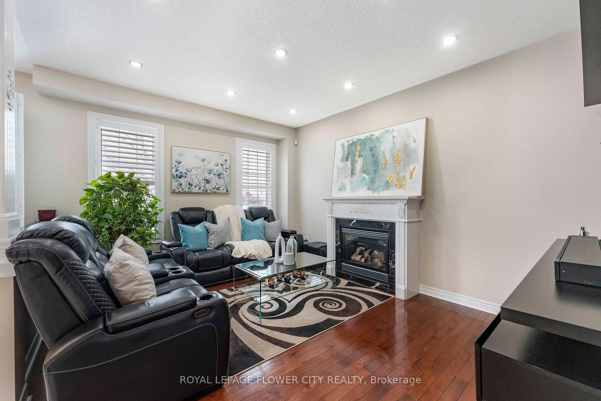 Photo 7 of 91 Abitibi Lake Drive, Brampton, Sandringham-Wellington — HOMEH