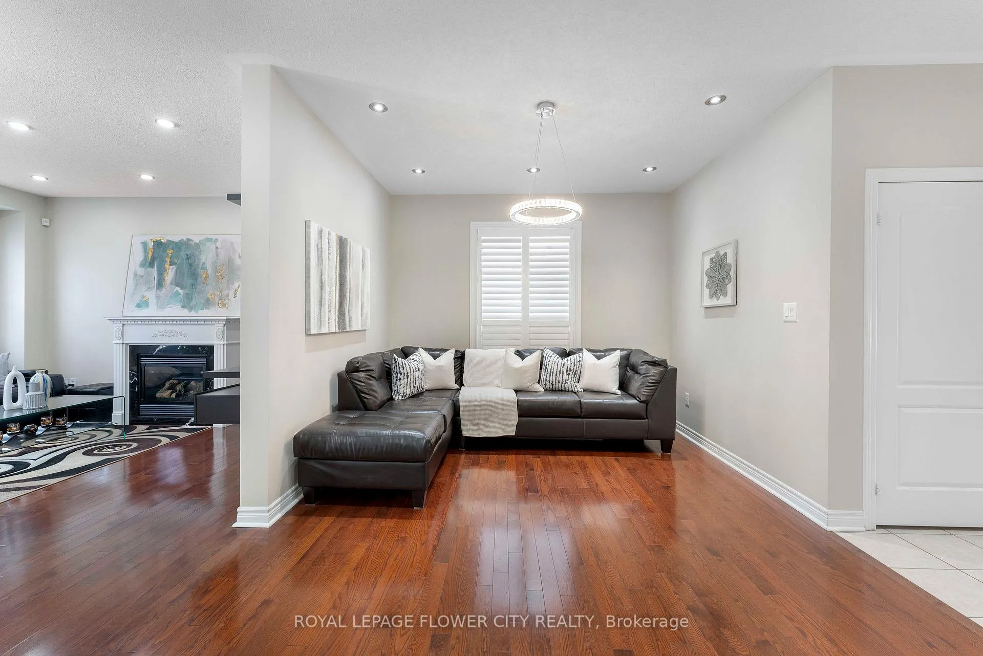 Photo 8 of 91 Abitibi Lake Drive, Brampton, Sandringham-Wellington — HOMEH