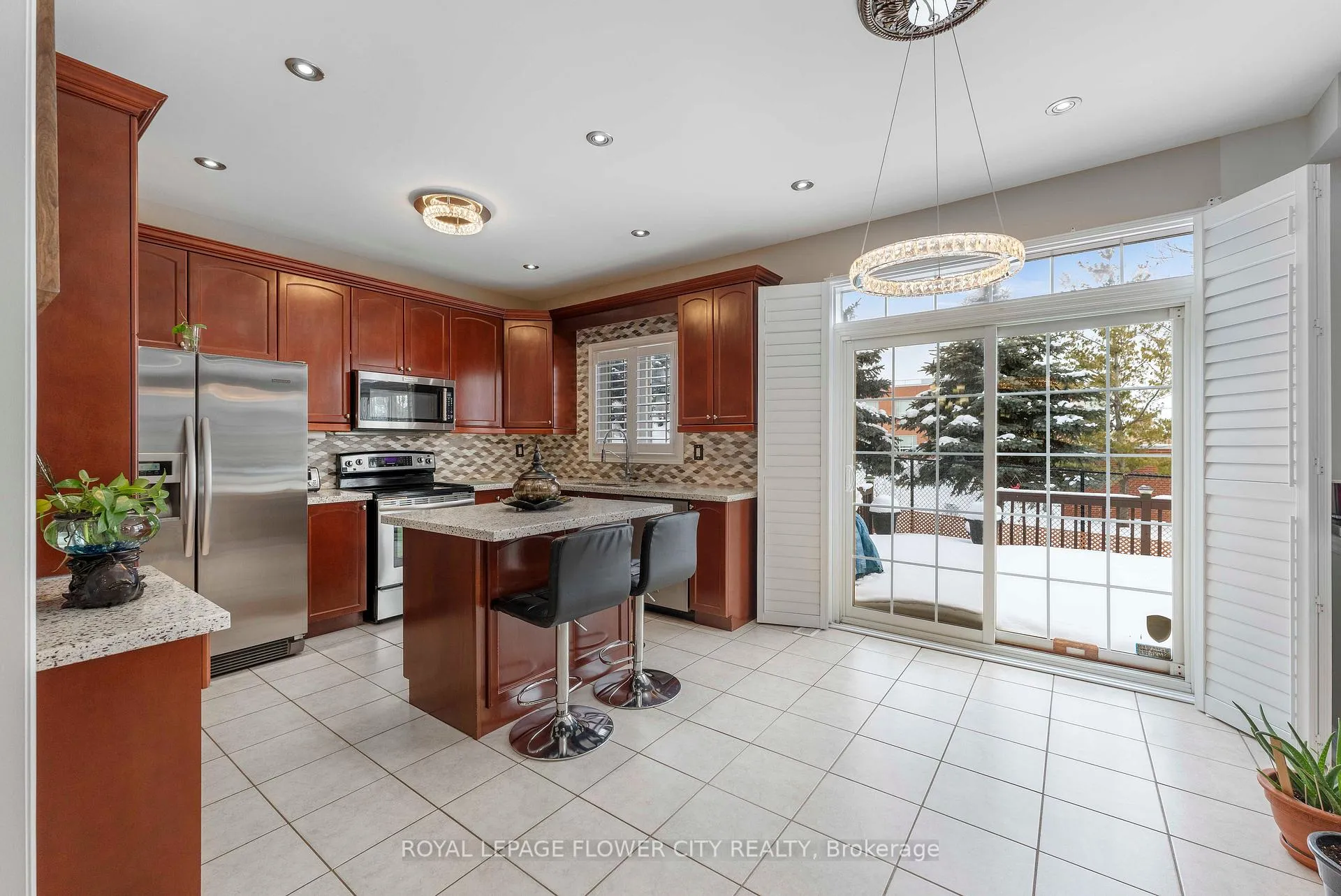 Photo 9 of 91 Abitibi Lake Drive, Brampton, Sandringham-Wellington — HOMEH