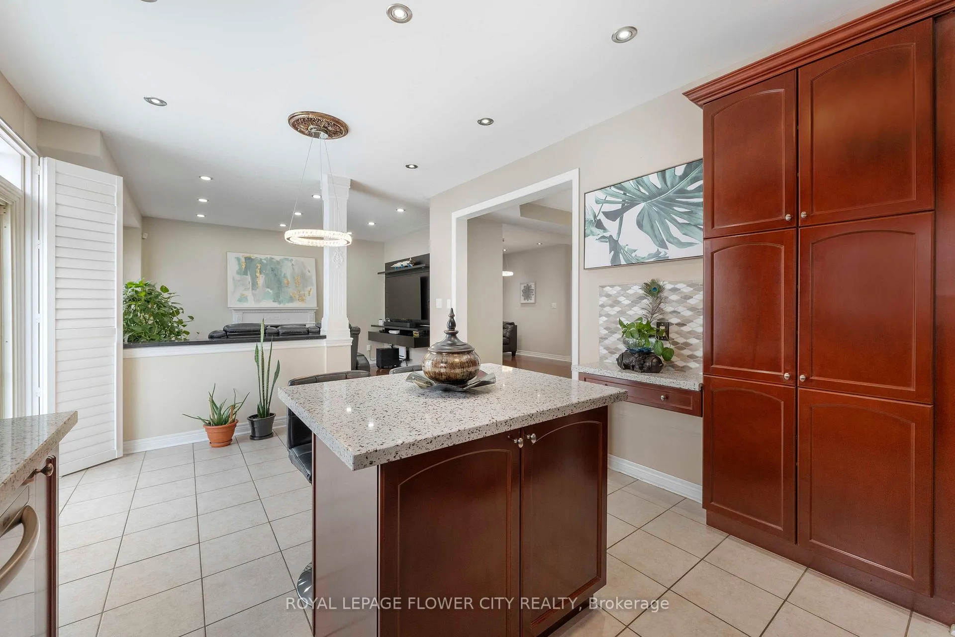Photo 12 of 91 Abitibi Lake Drive, Brampton, Sandringham-Wellington — HOMEH