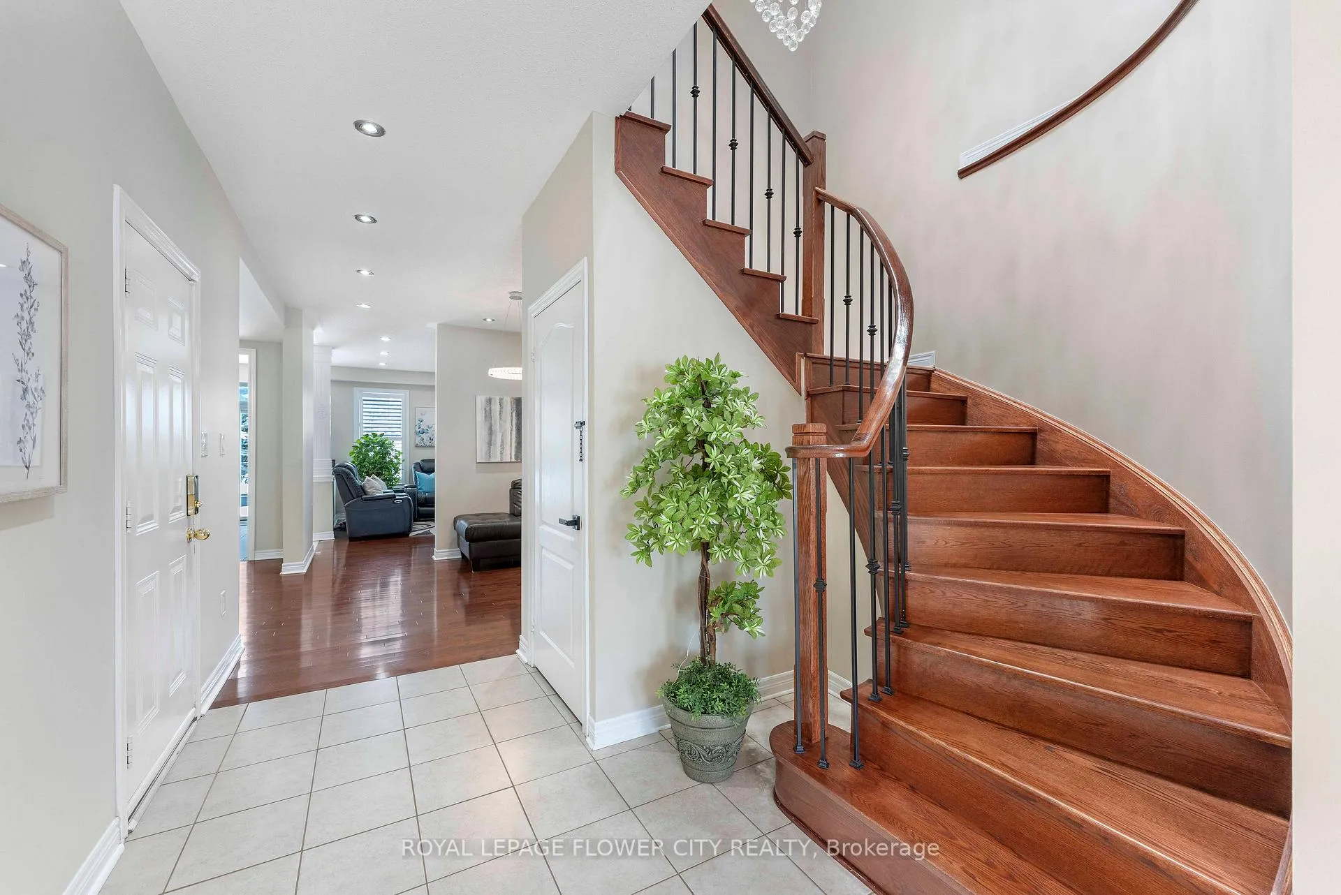 Photo 13 of 91 Abitibi Lake Drive, Brampton, Sandringham-Wellington — HOMEH