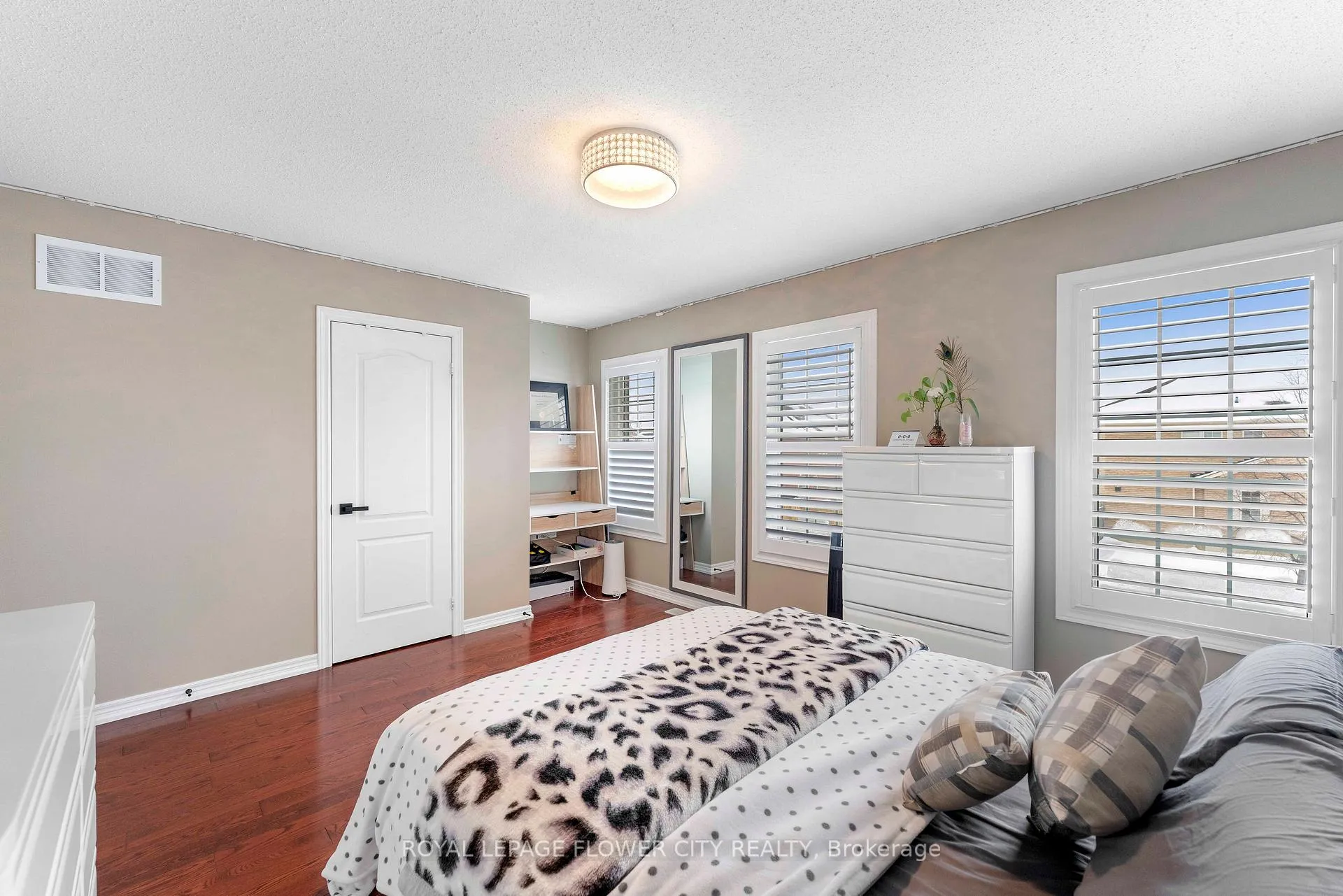Photo 19 of 91 Abitibi Lake Drive, Brampton, Sandringham-Wellington — HOMEH