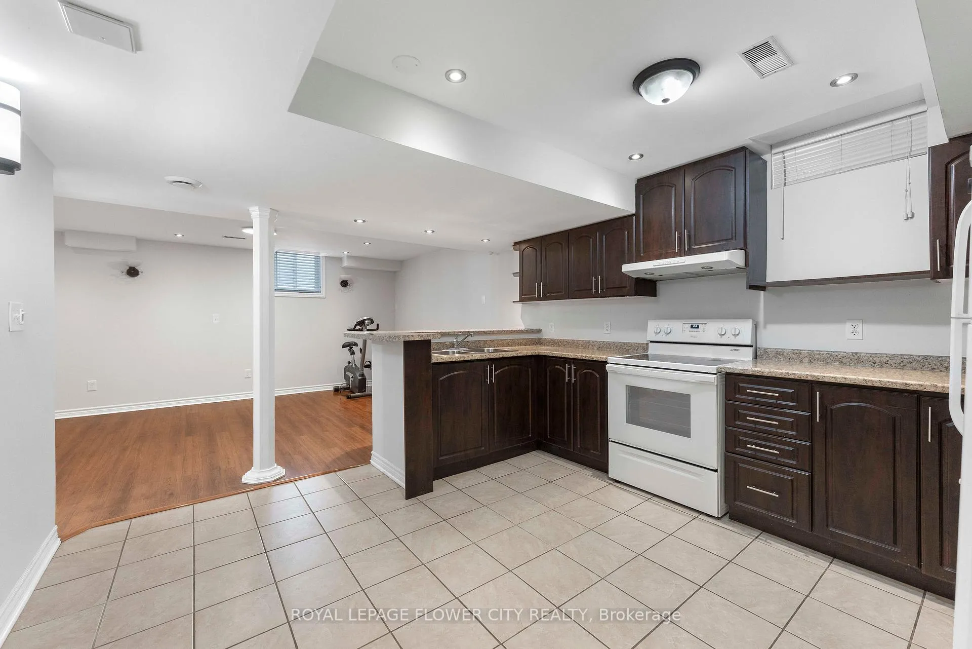 Photo 35 of 91 Abitibi Lake Drive, Brampton, Sandringham-Wellington — HOMEH