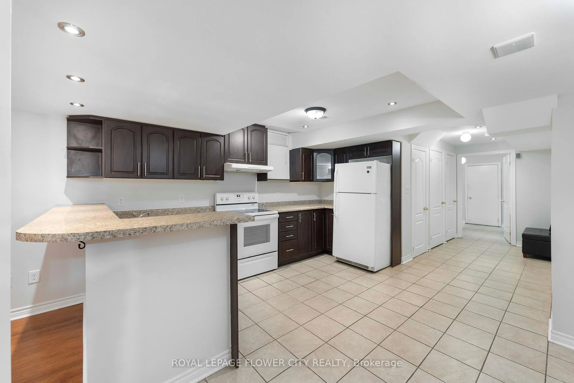 Photo 36 of 91 Abitibi Lake Drive, Brampton, Sandringham-Wellington — HOMEH