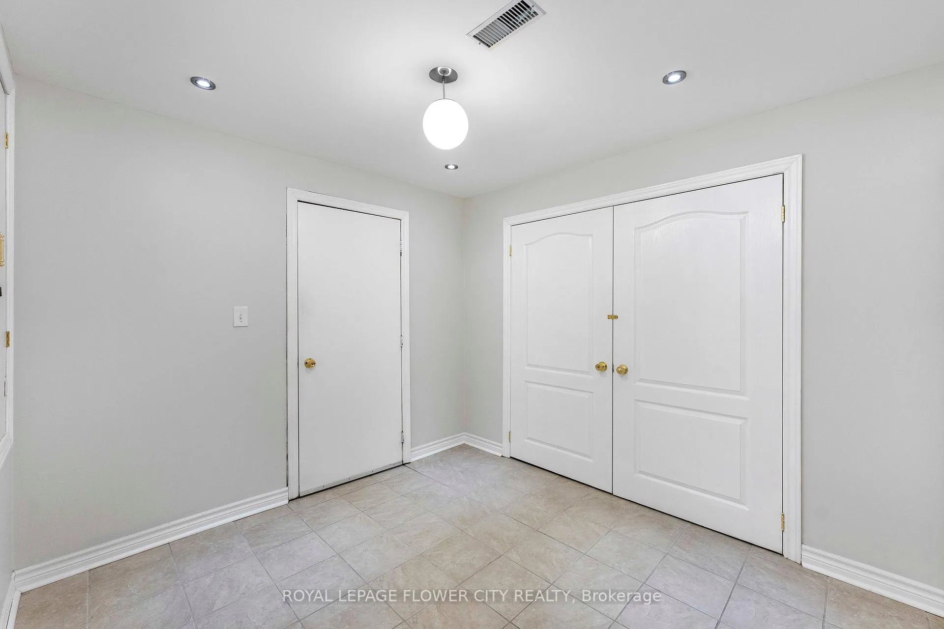 Photo 41 of 91 Abitibi Lake Drive, Brampton, Sandringham-Wellington — HOMEH