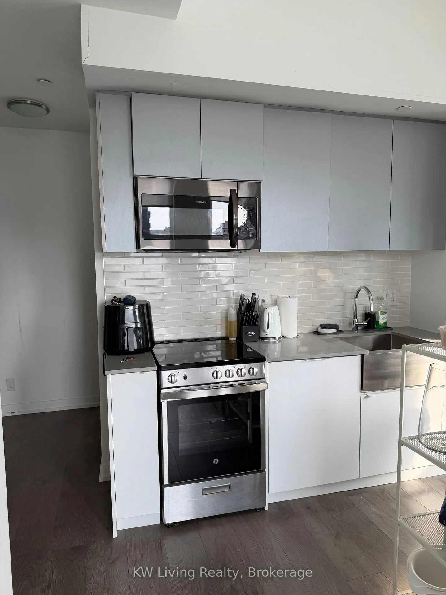 Photo 3 of Unit 211, 270 Dufferin Street, Toronto, South Parkdale — HOMEH