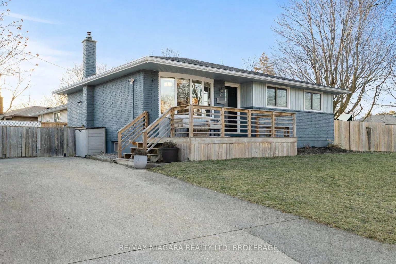 Photo 2 of 2 Highcourt Crescent, St. Catharines, Vine/Linwell — HOMEH