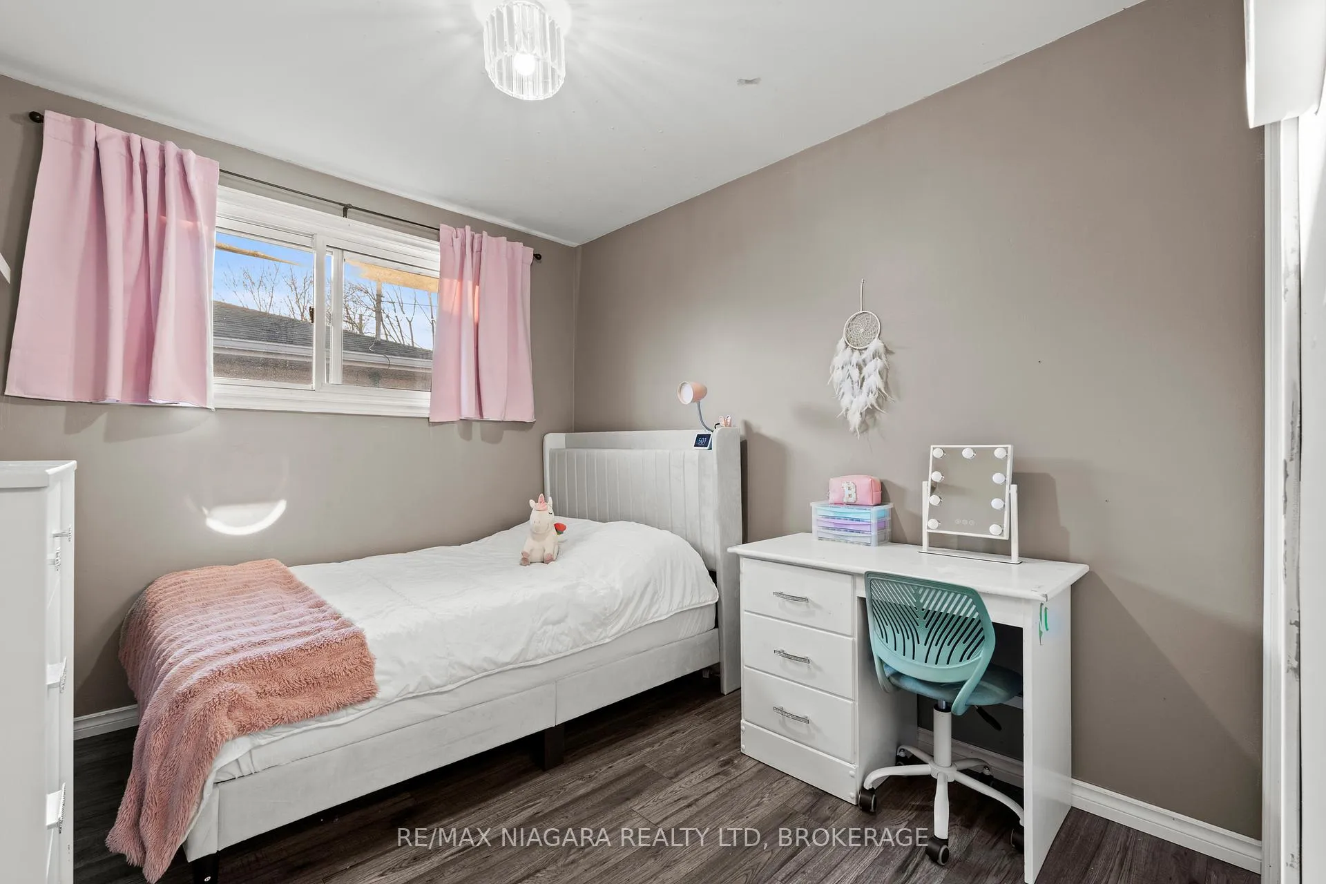 Photo 13 of 2 Highcourt Crescent, St. Catharines, Vine/Linwell — HOMEH