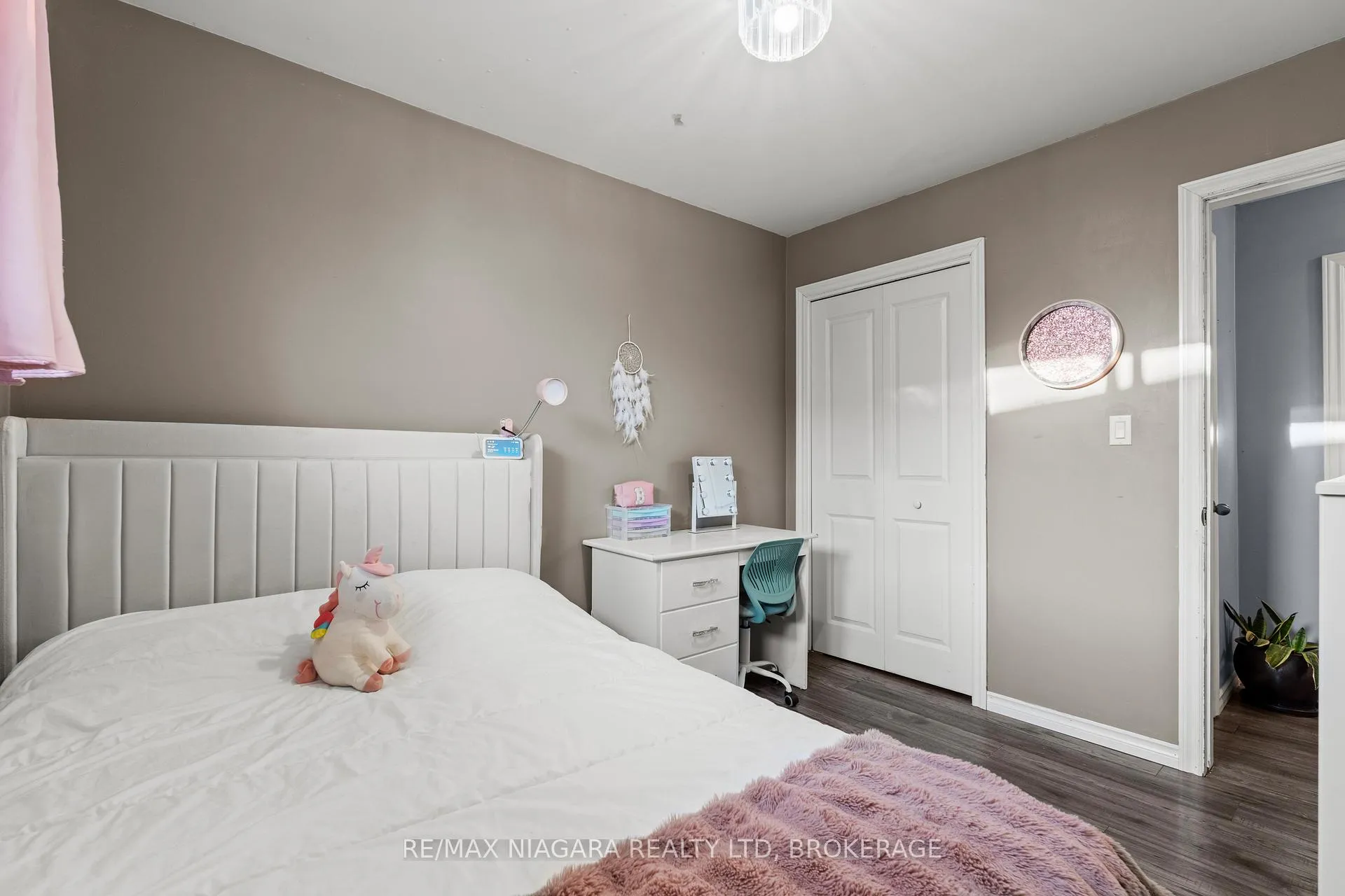 Photo 14 of 2 Highcourt Crescent, St. Catharines, Vine/Linwell — HOMEH