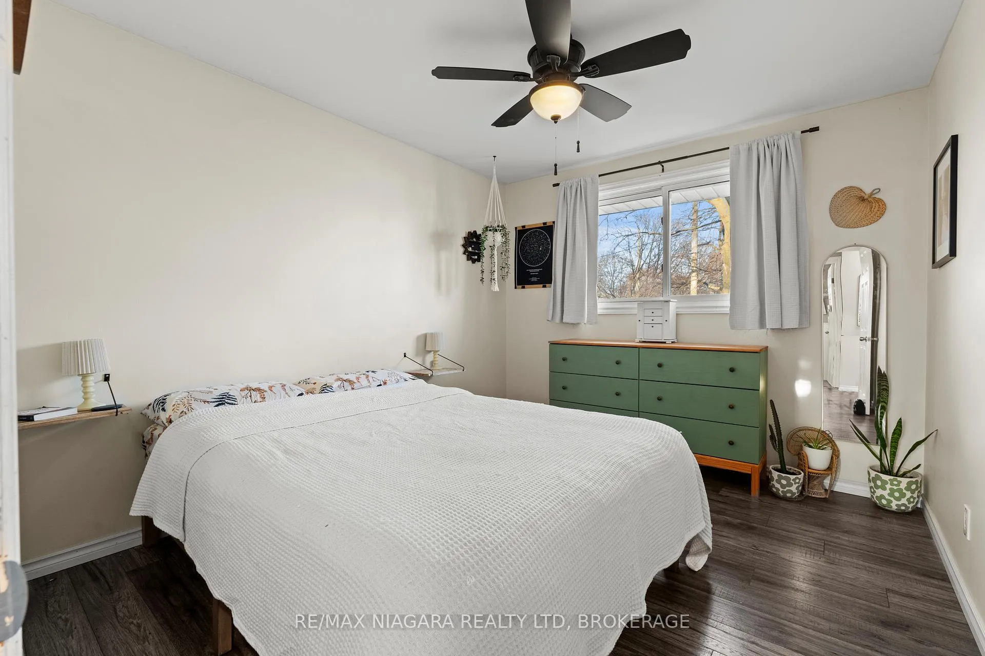 Photo 15 of 2 Highcourt Crescent, St. Catharines, Vine/Linwell — HOMEH