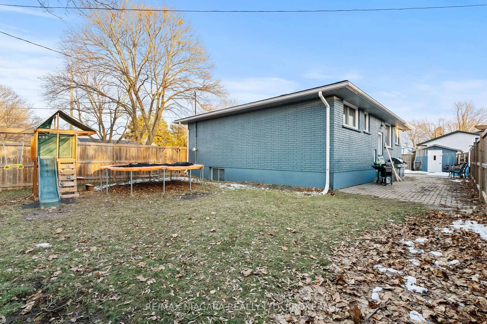 Photo 30 of 2 Highcourt Crescent, St. Catharines, Vine/Linwell — HOMEH