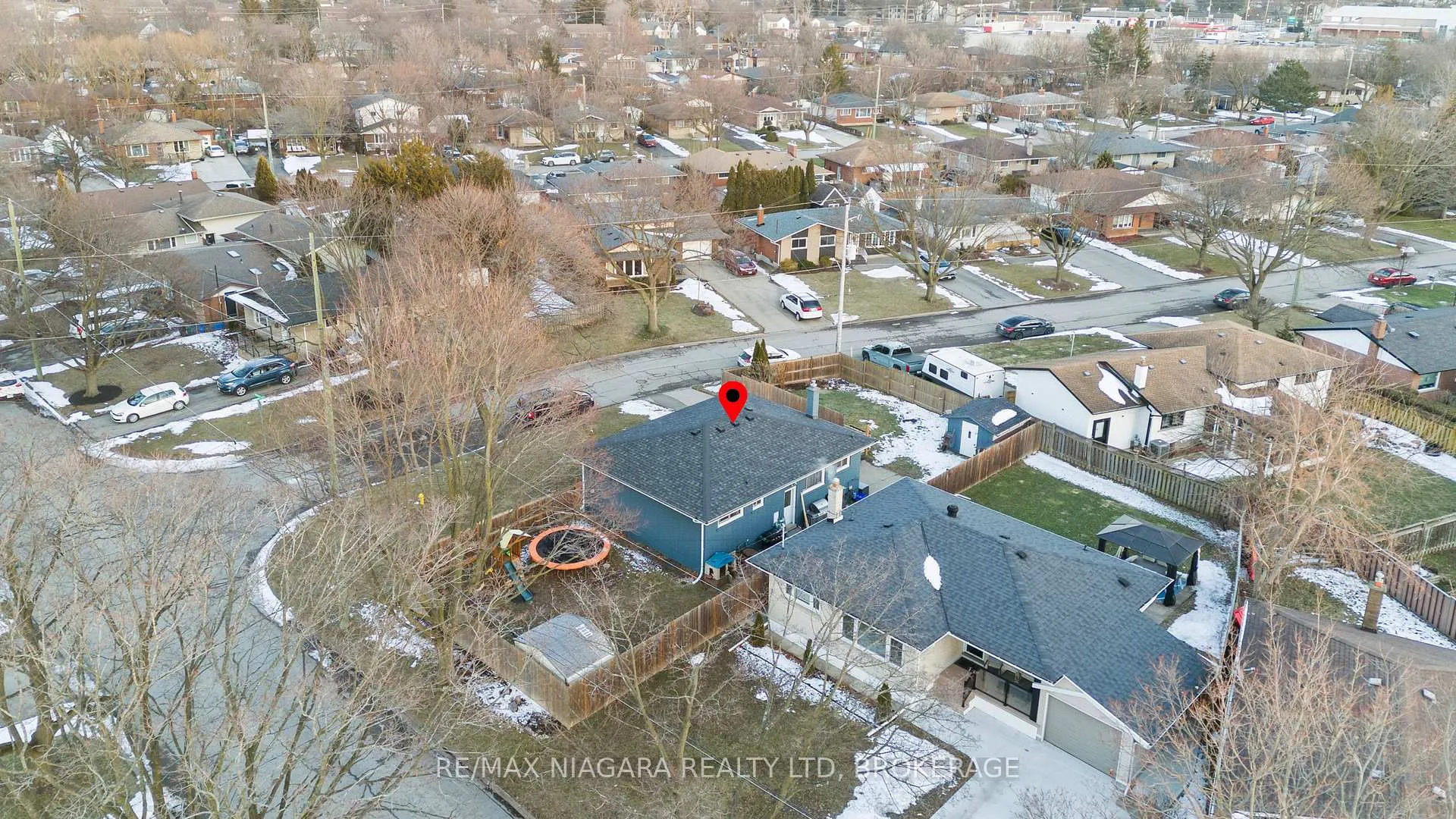 Photo 32 of 2 Highcourt Crescent, St. Catharines, Vine/Linwell — HOMEH