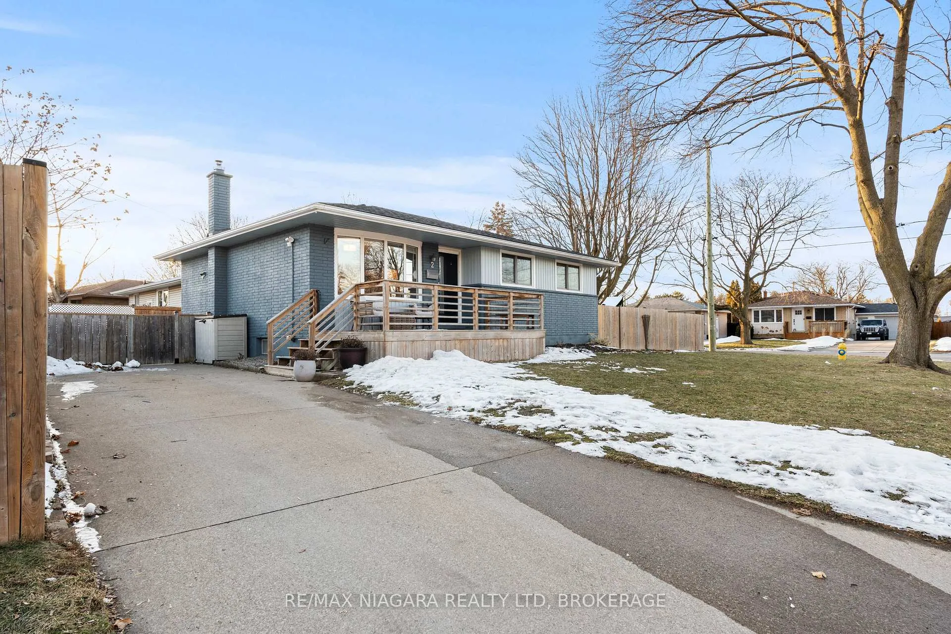 Photo 34 of 2 Highcourt Crescent, St. Catharines, Vine/Linwell — HOMEH