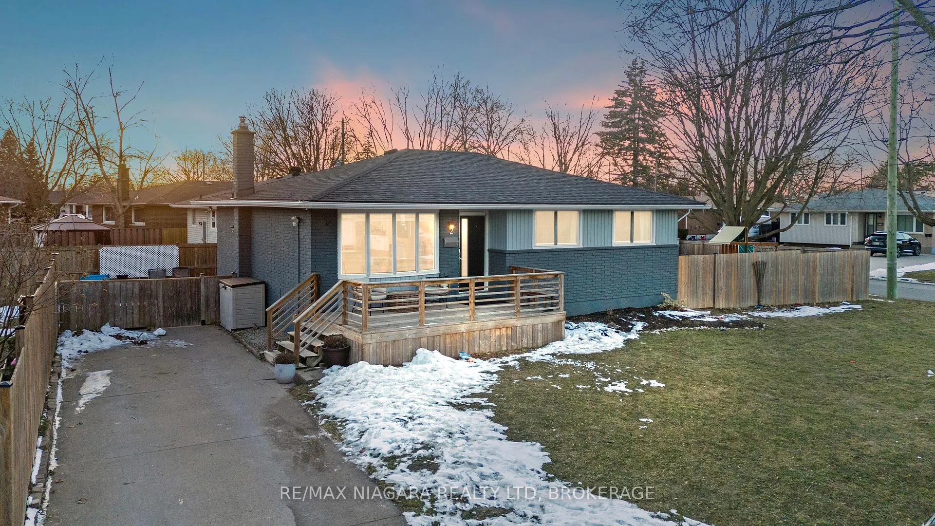Photo 36 of 2 Highcourt Crescent, St. Catharines, Vine/Linwell — HOMEH